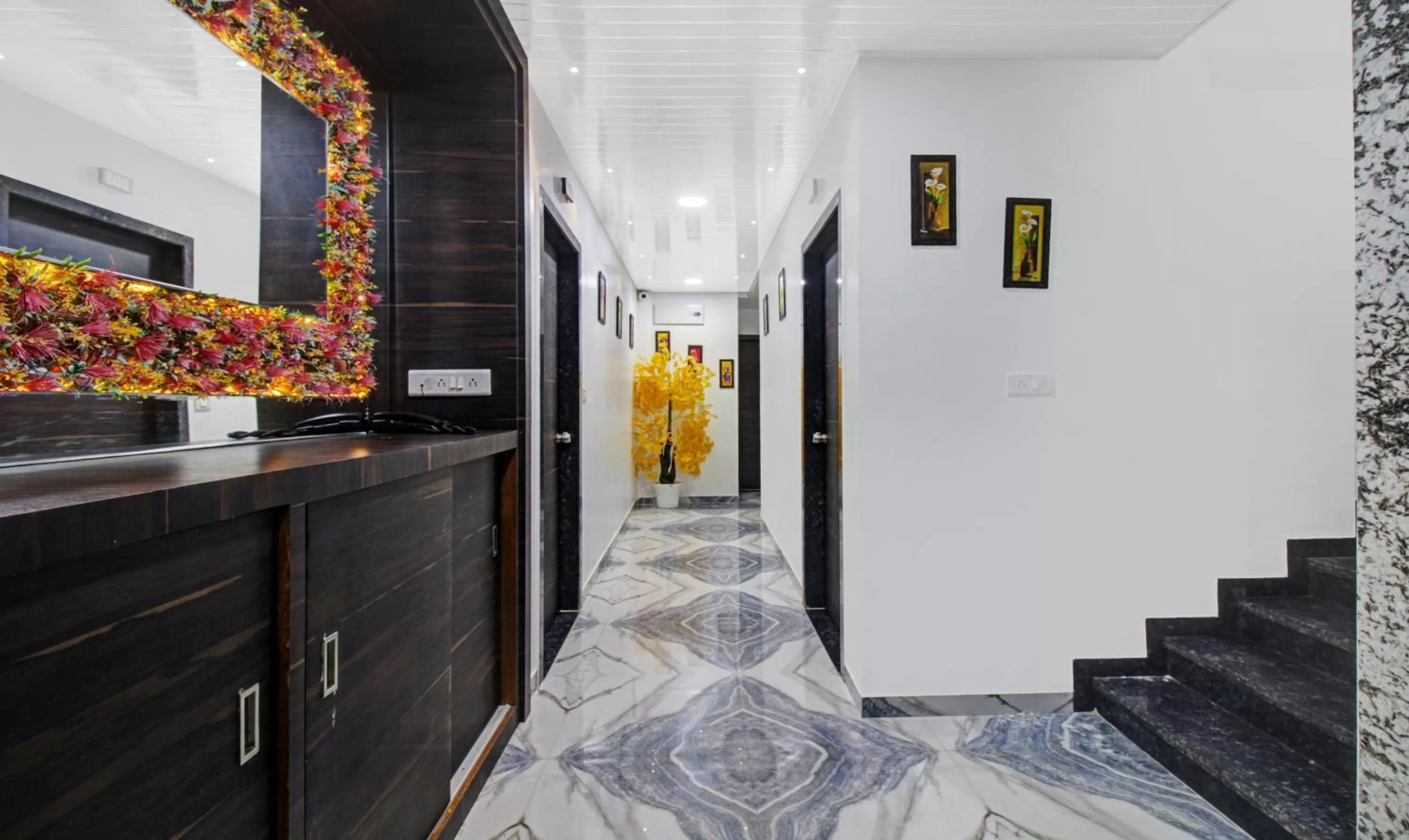 Lobby or reception in Treebo Hotel Rk Inn, Railway Station