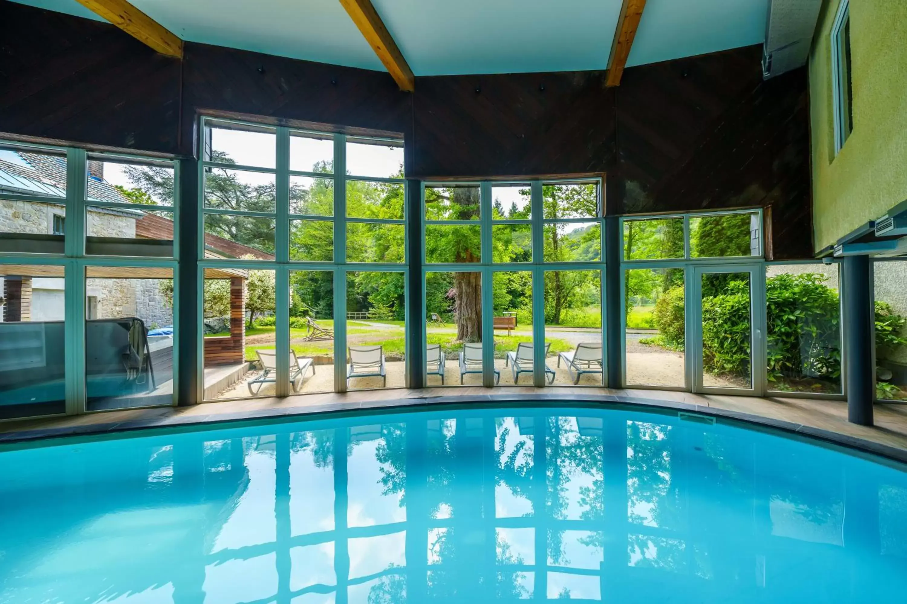 Swimming Pool in Hotel Les Jardins De La Molignée