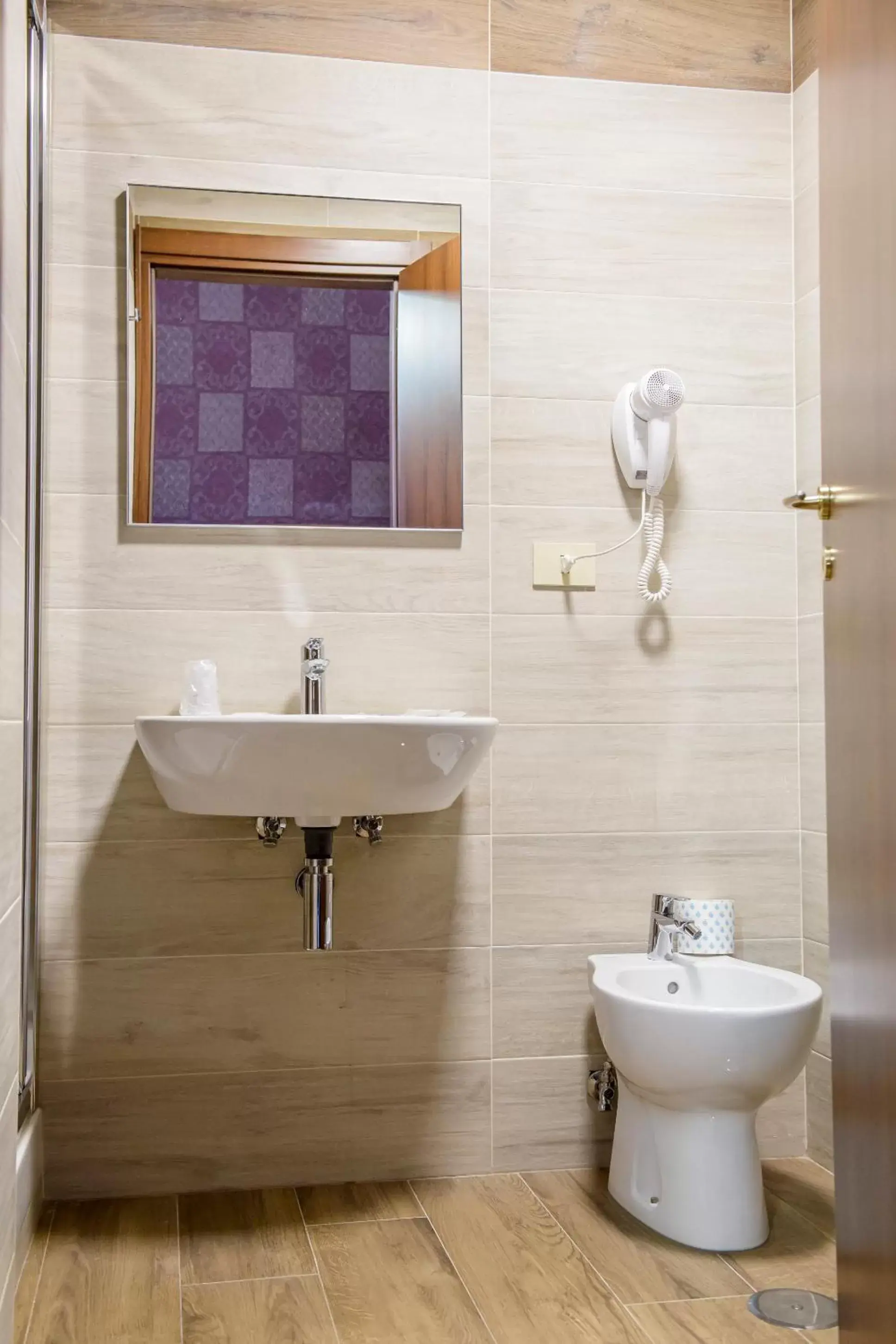Bathroom in Hotel Emmaus
