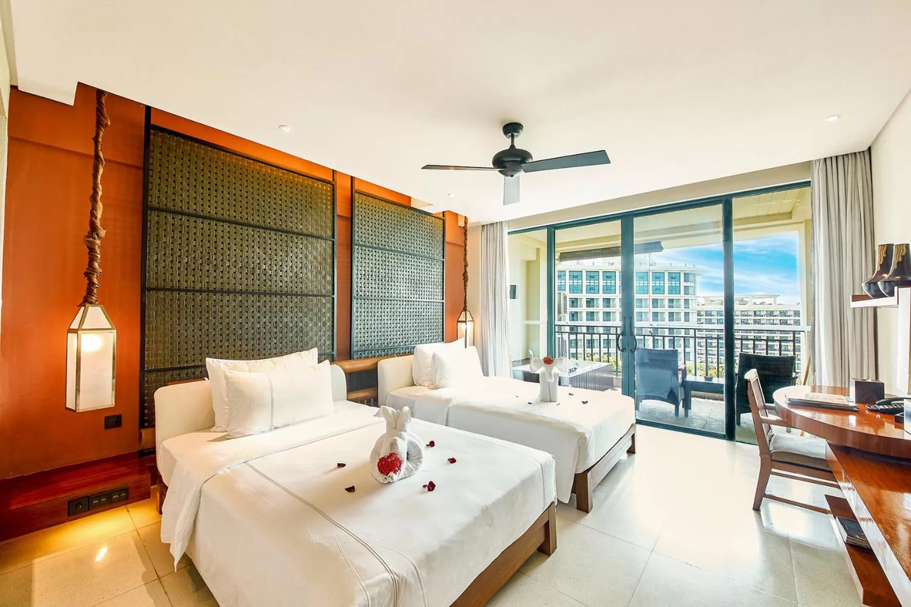 Bed in Ocean Sonic Resort Sanya