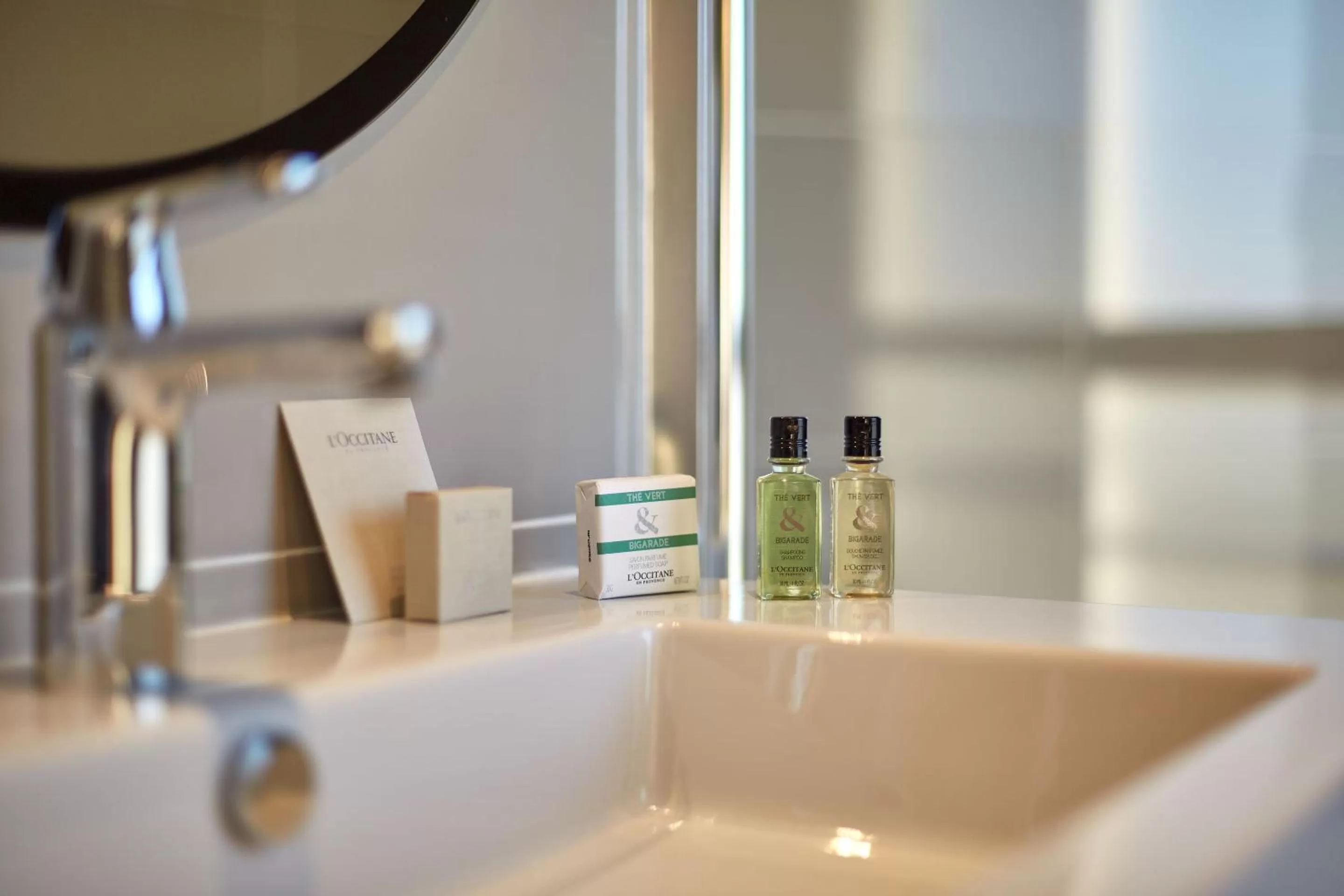 Toilet in Auteuil Tour Eiffel