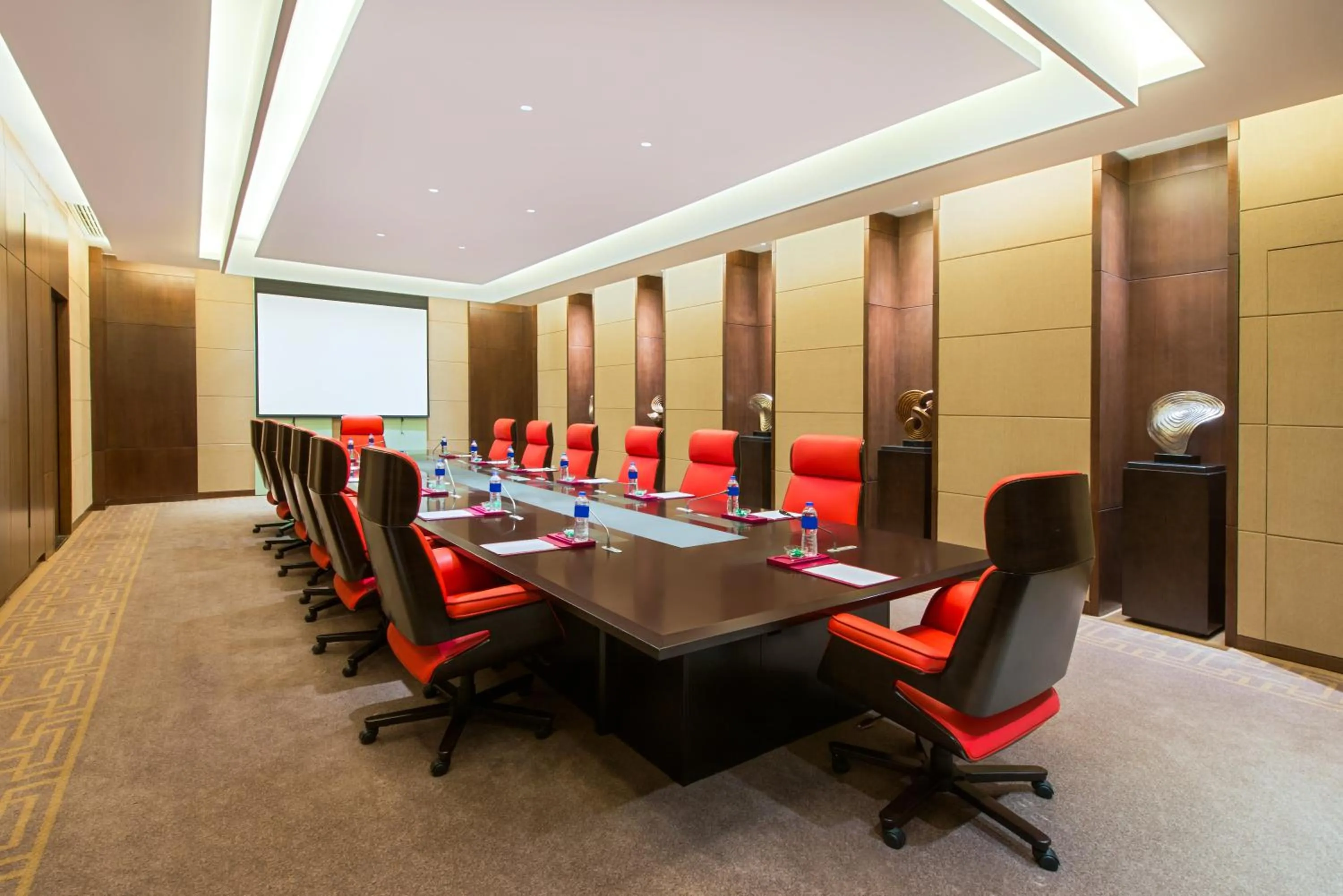Meeting/conference room in Crowne Plaza Shanghai Noah Square by IHG