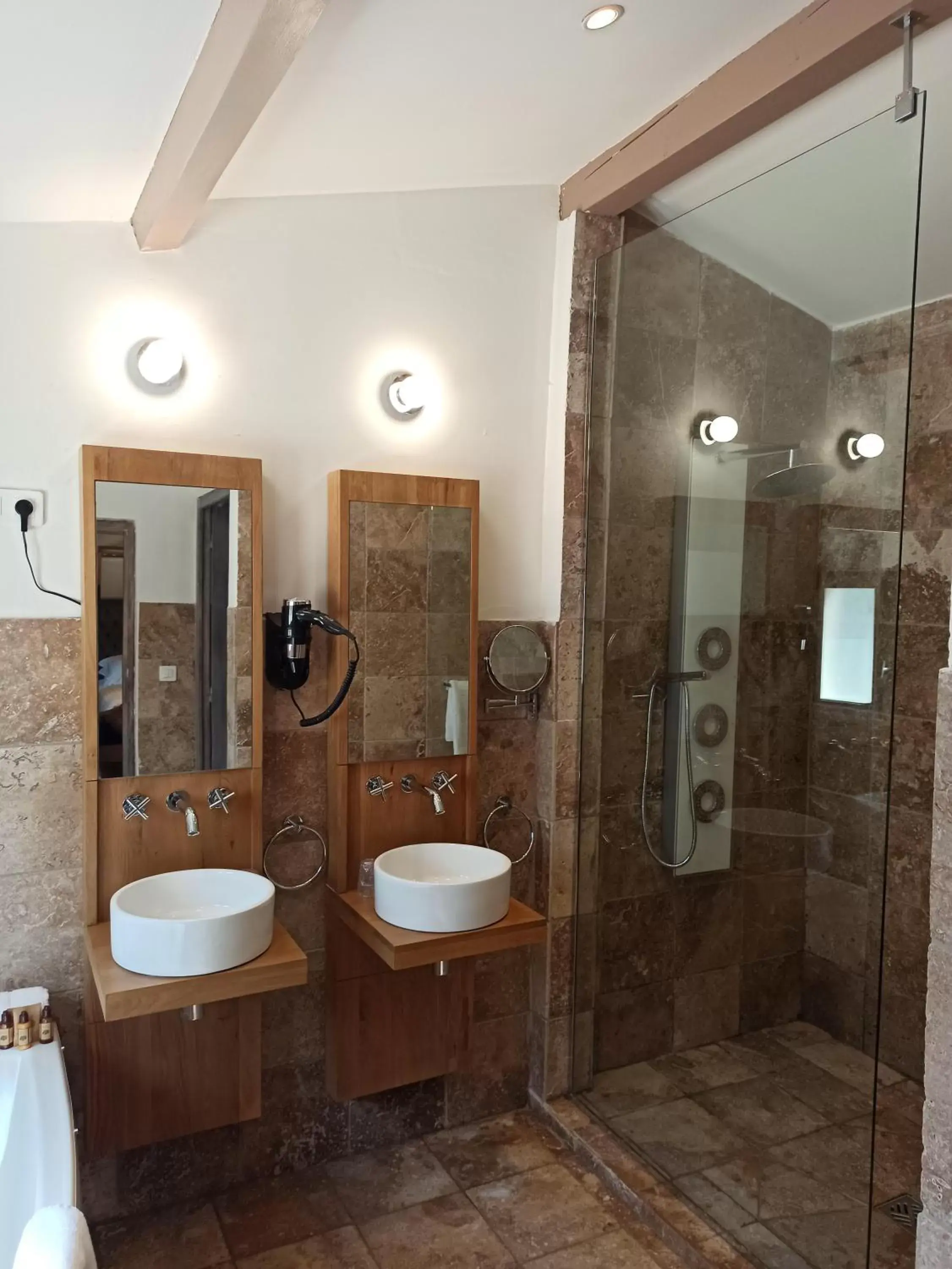 Shower, Bathroom in La Villa Dune, Hôtel & Spa Nuxe