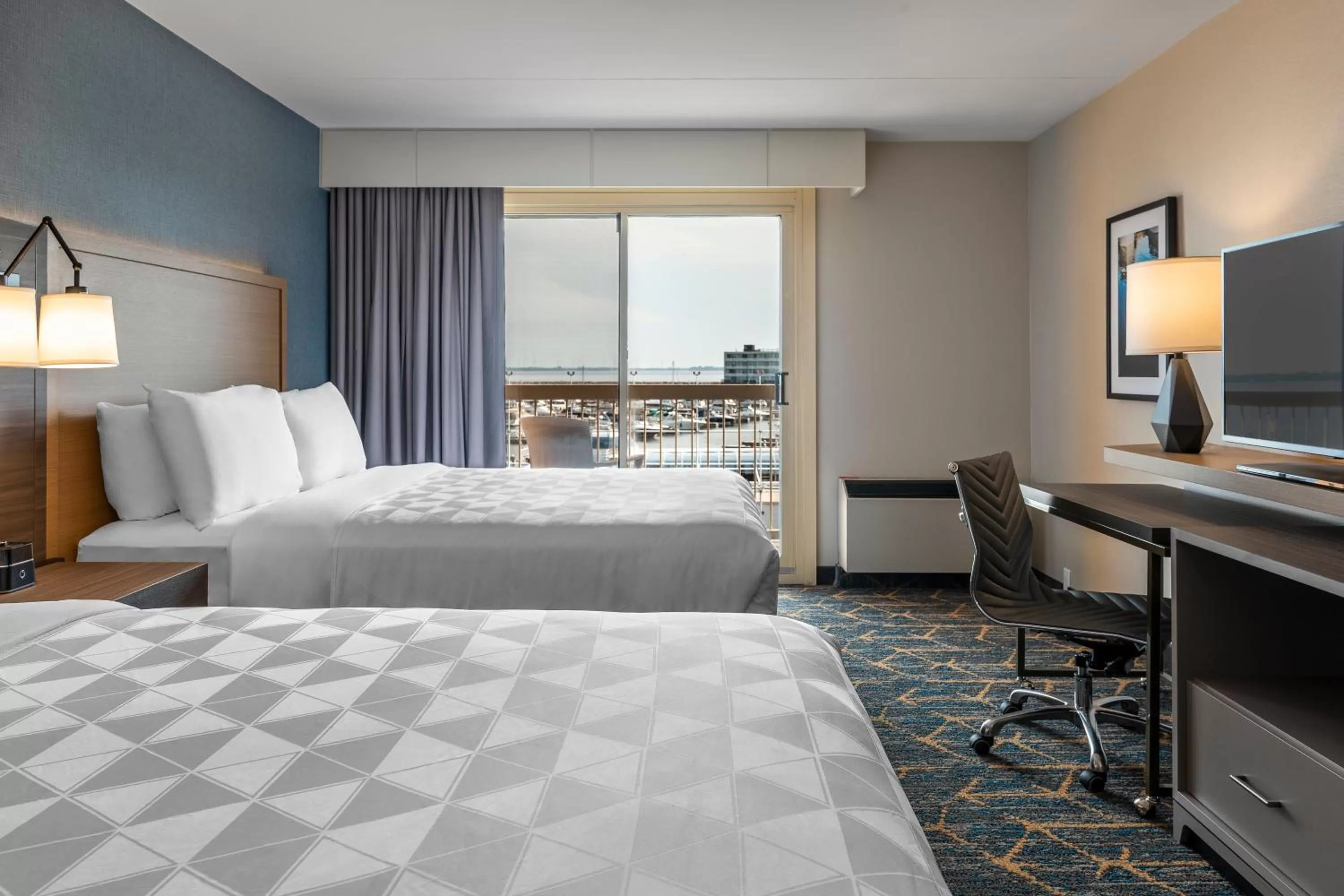 Photo of the whole room, Bed in Holiday Inn Kingston - Waterfront by IHG