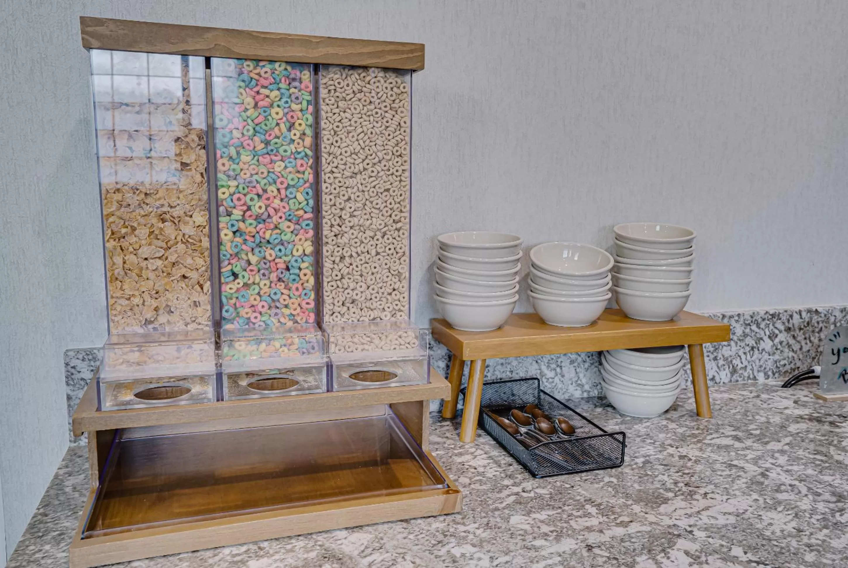 Breakfast in The Ashley Inn & Suites