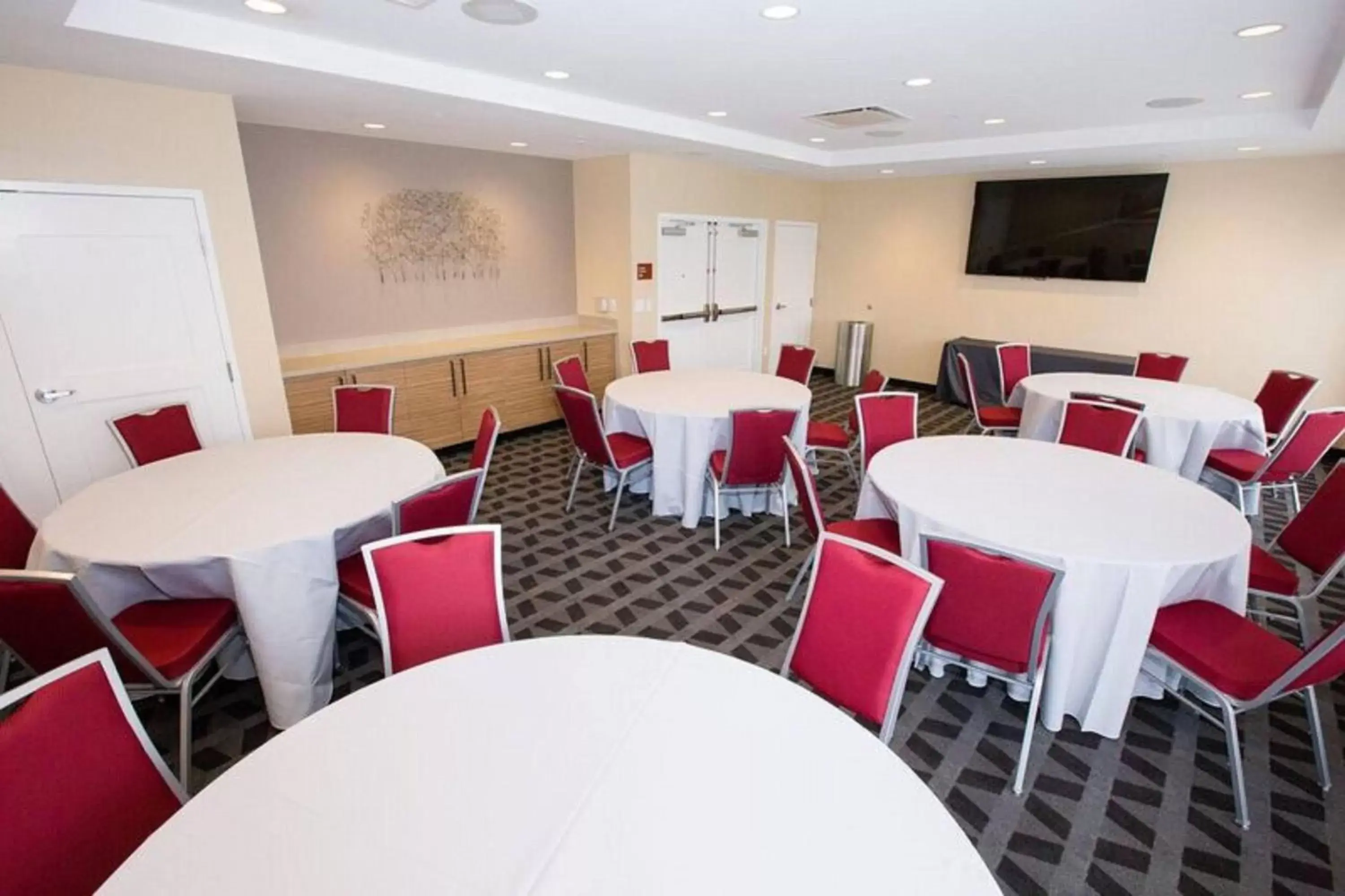 Meeting/conference room, Lounge/Bar in TownePlace Suites by Marriott Pittsburgh Harmarville