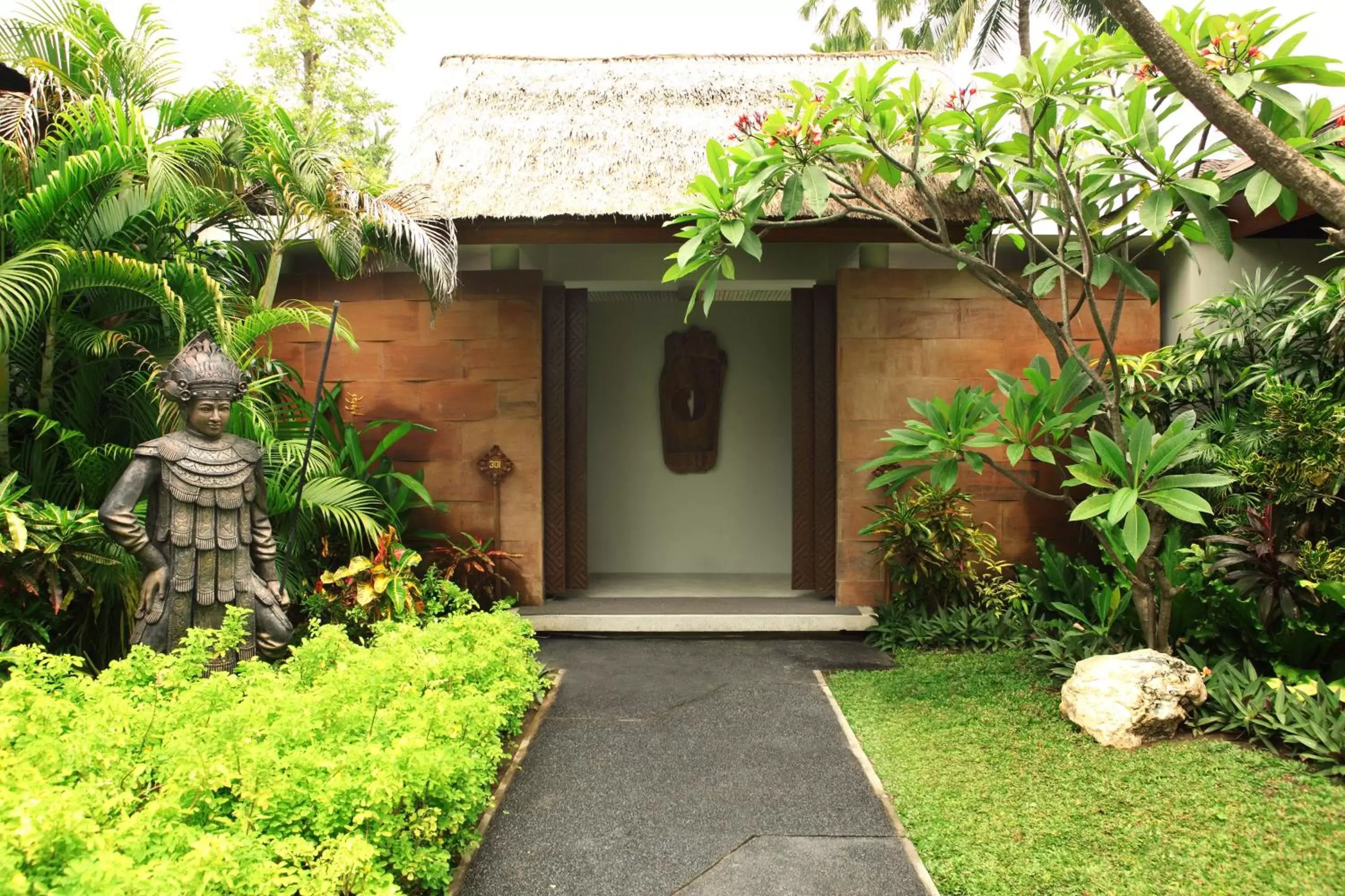 Garden in Bali Mandira Beach Resort & Spa