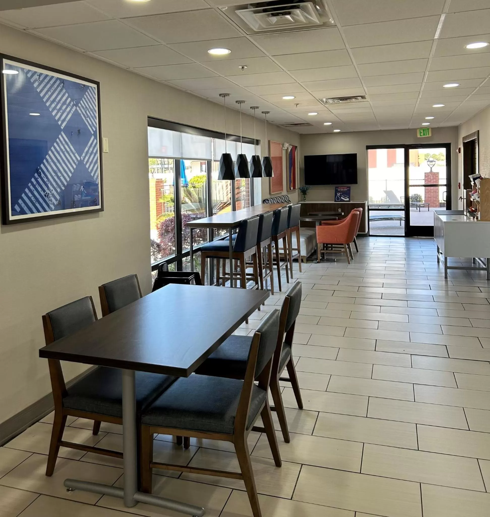 Breakfast in Holiday Inn Express Savannah South I-95 Richmond Hill by IHG