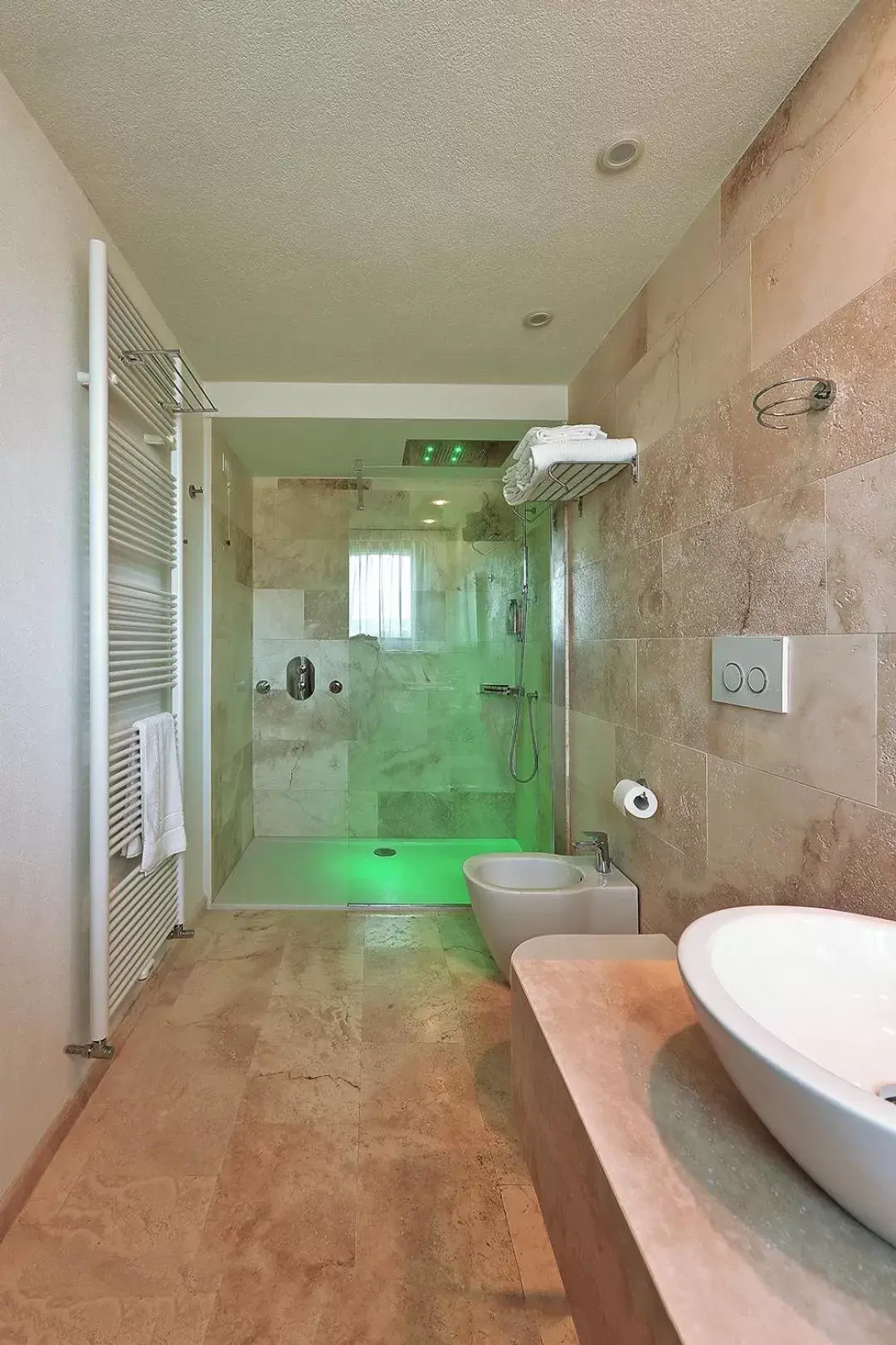 Shower, Bathroom in RELAIS VAL D'ORCIA