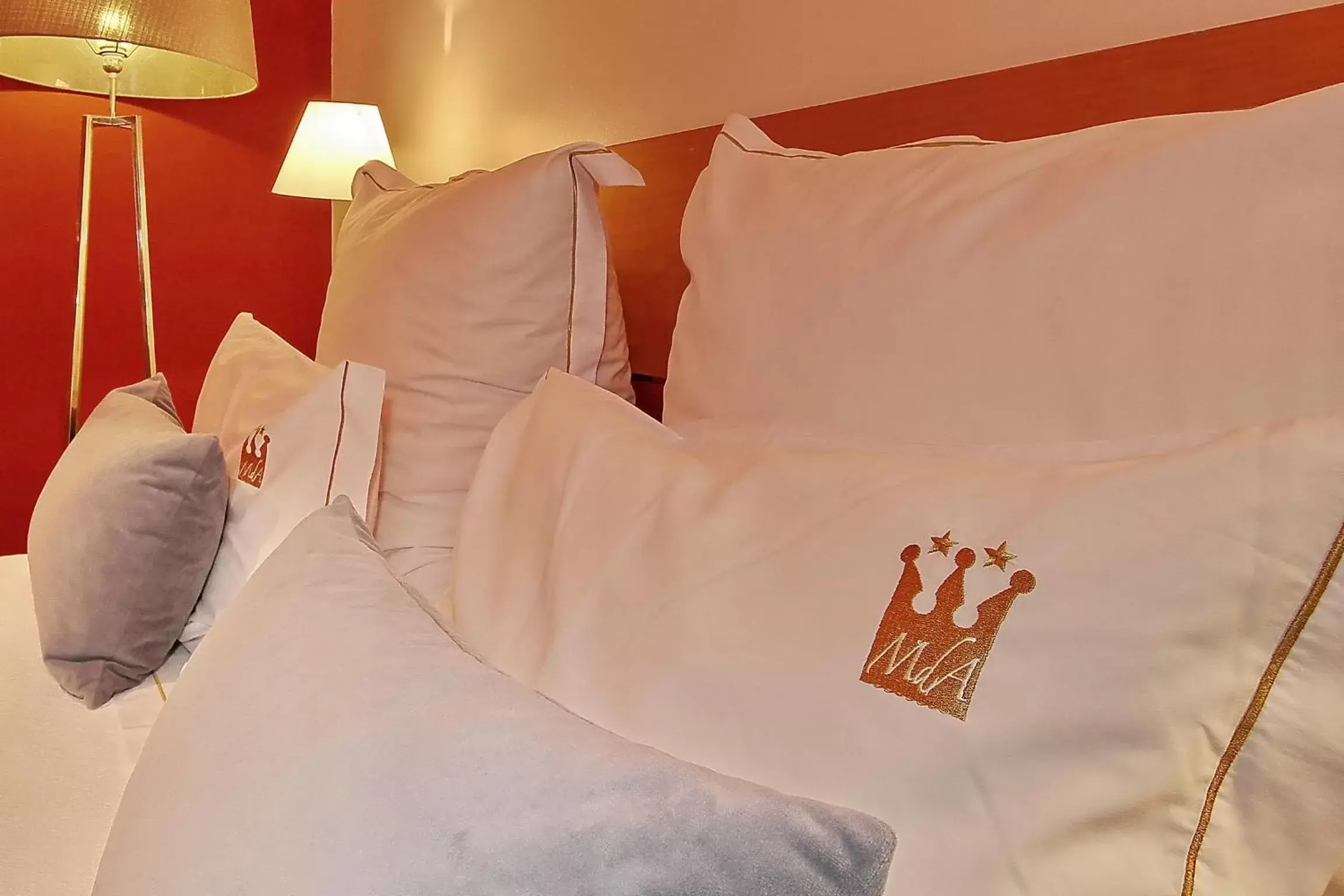 Decorative detail, Bed in Hotel Mestre de Avis