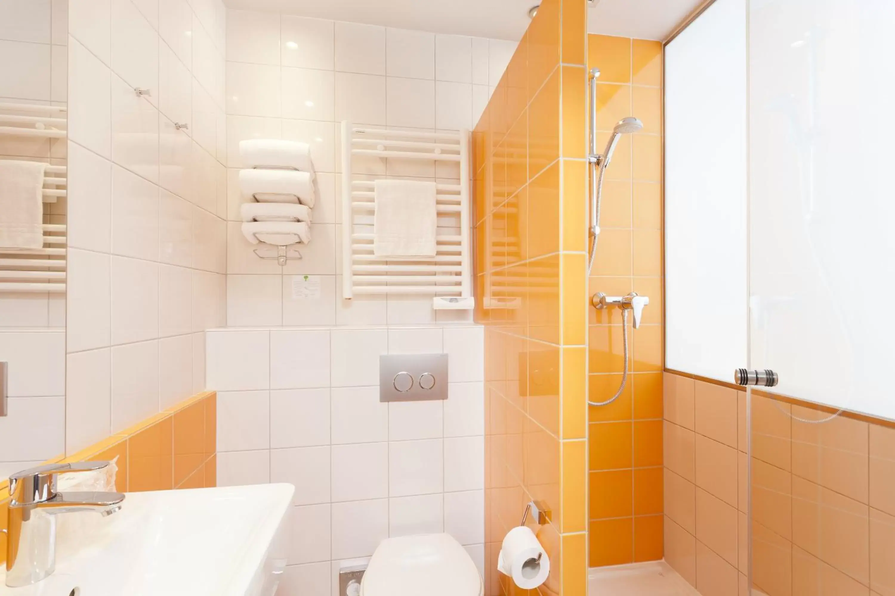 Shower, Bathroom in Libertel Gare de L'Est Francais