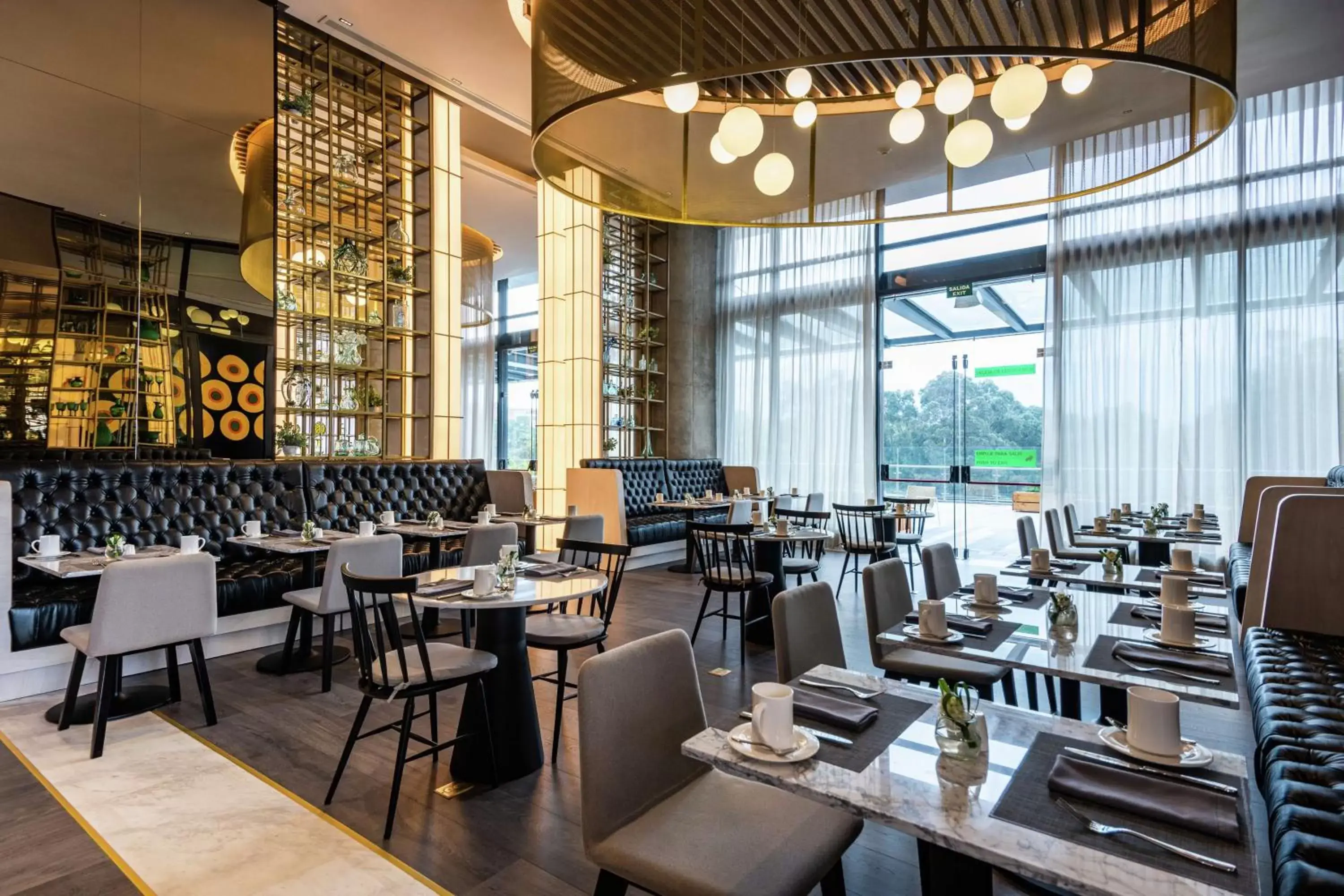 Restaurant/Places to Eat in Hilton Bogota Corferias