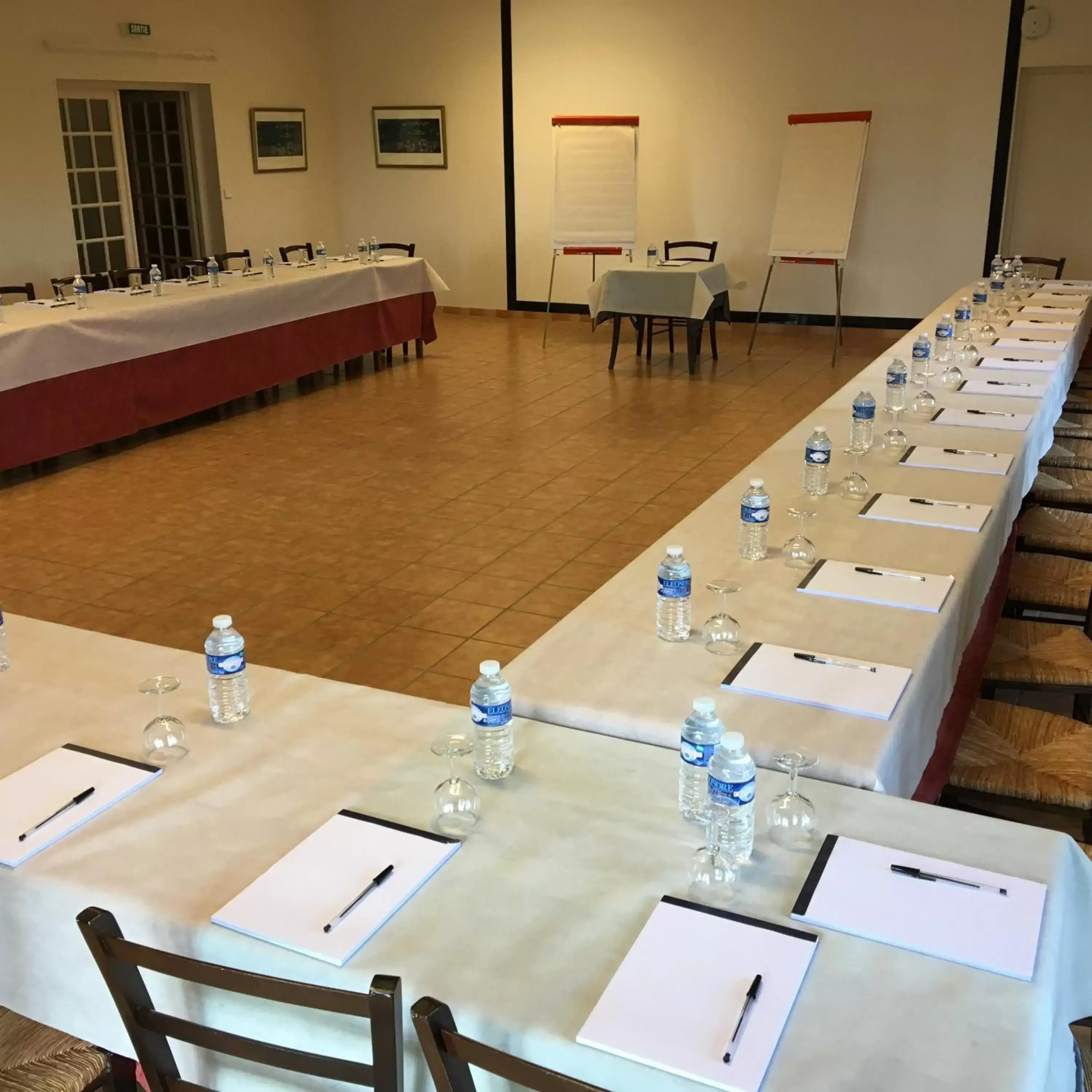 Banquet/Function facilities, Business Area/Conference Room in Hôtel Les Nymphéas