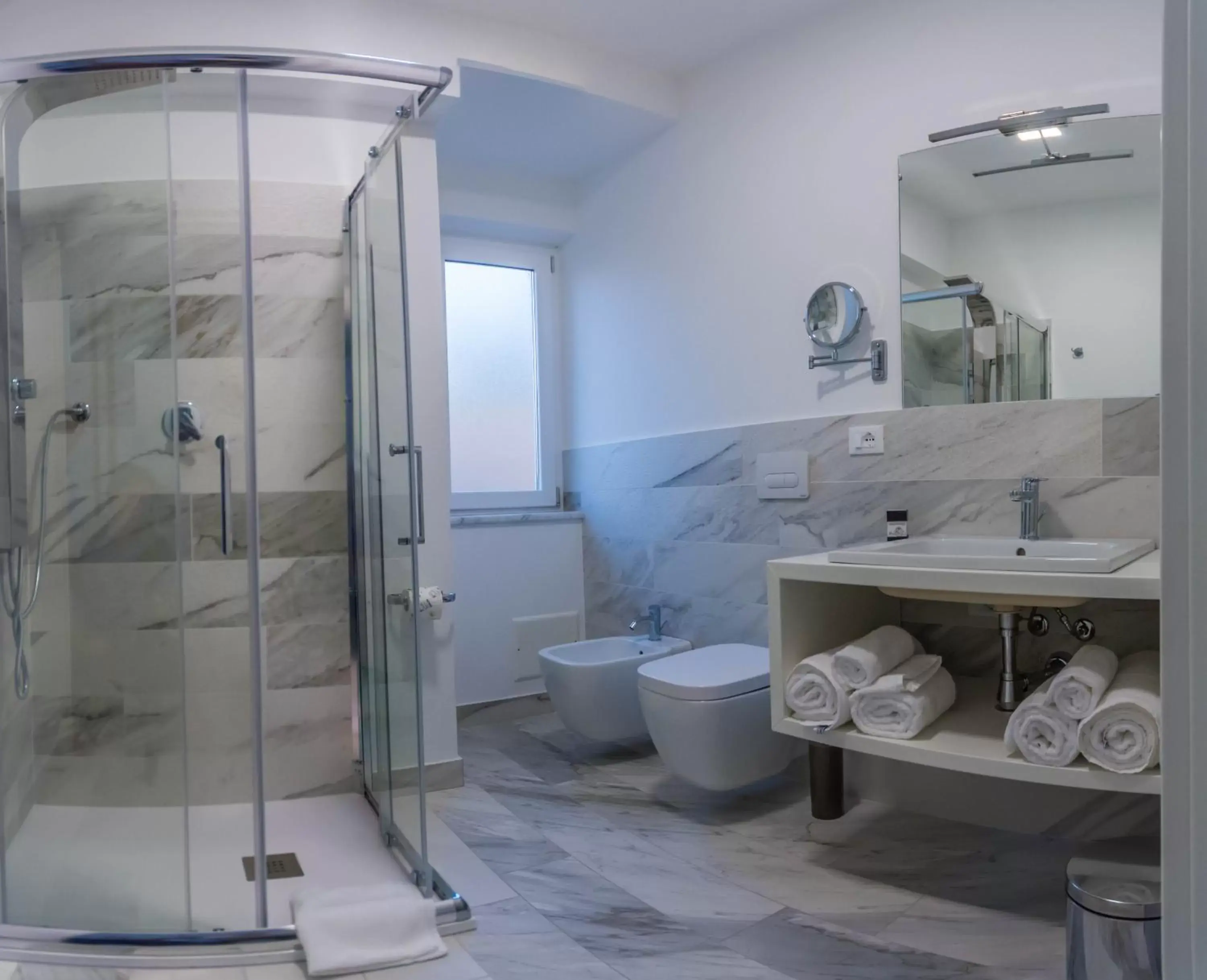 Bathroom in Aether Suites Tropea - Free Parking