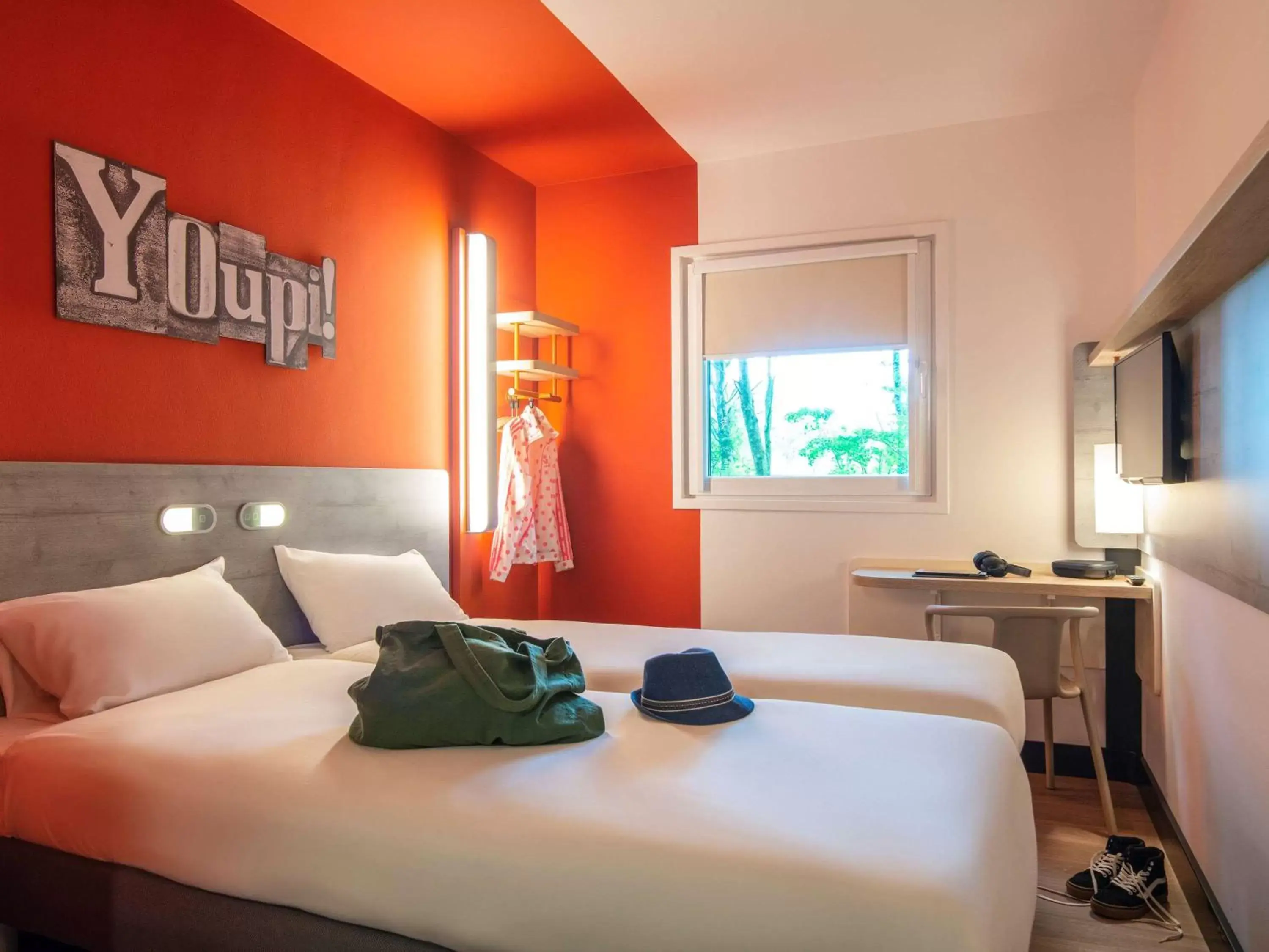 Photo of the whole room, Bed in ibis budget Amsterdam Airport