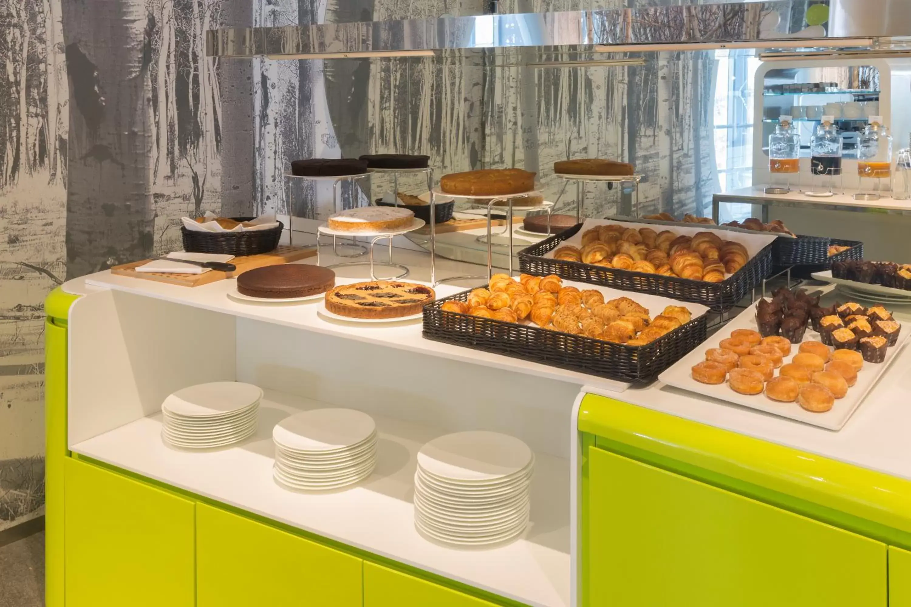 Breakfast, Kitchen/Kitchenette in voco Milan-Fiere, an IHG Hotel