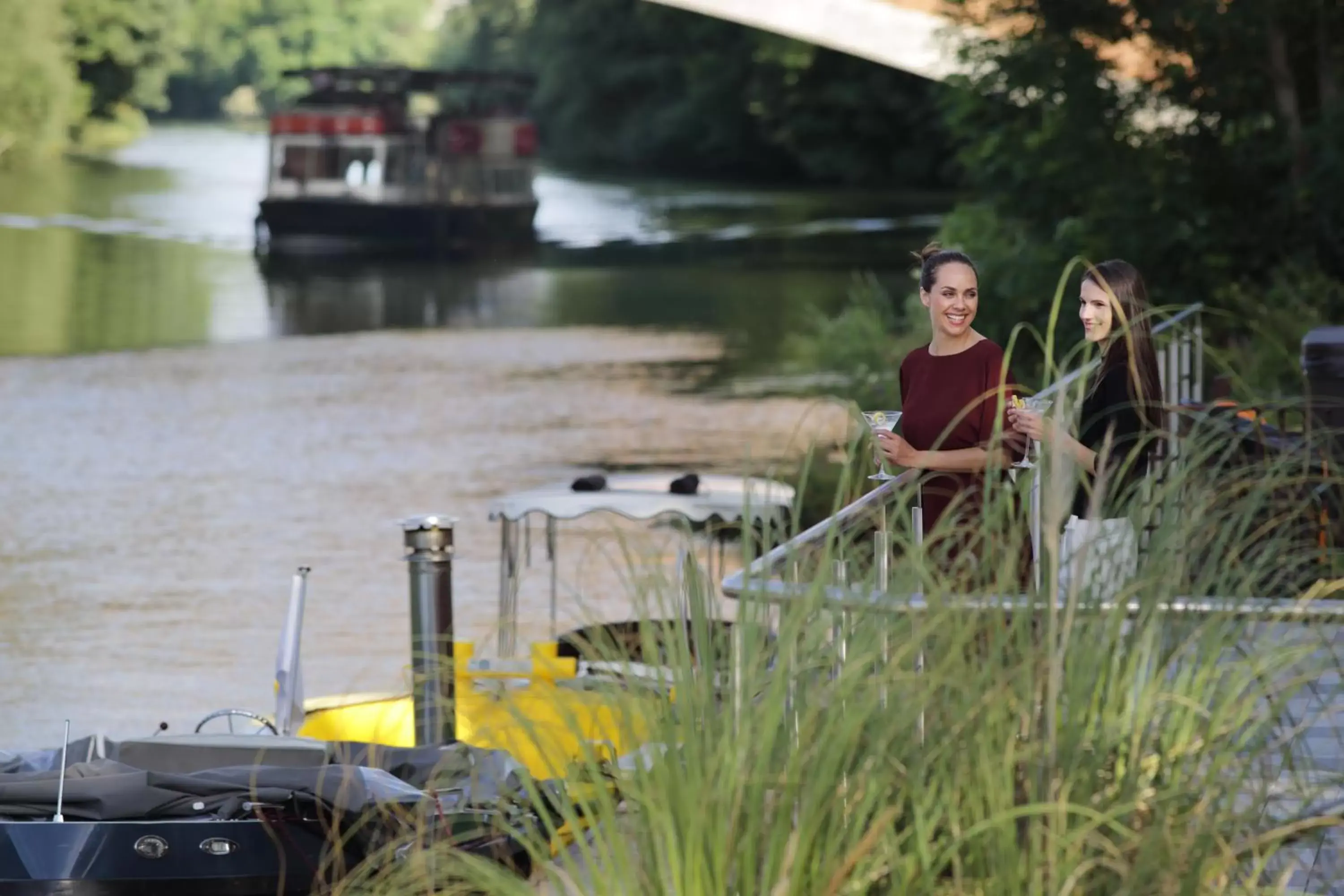 group of guests in The Runnymede on Thames