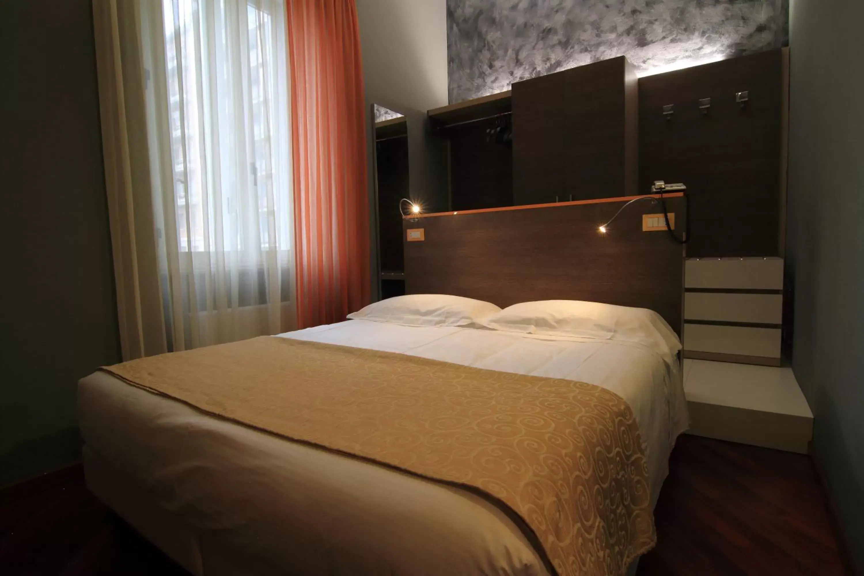 Bedroom, Bed in Hotel Metrò
