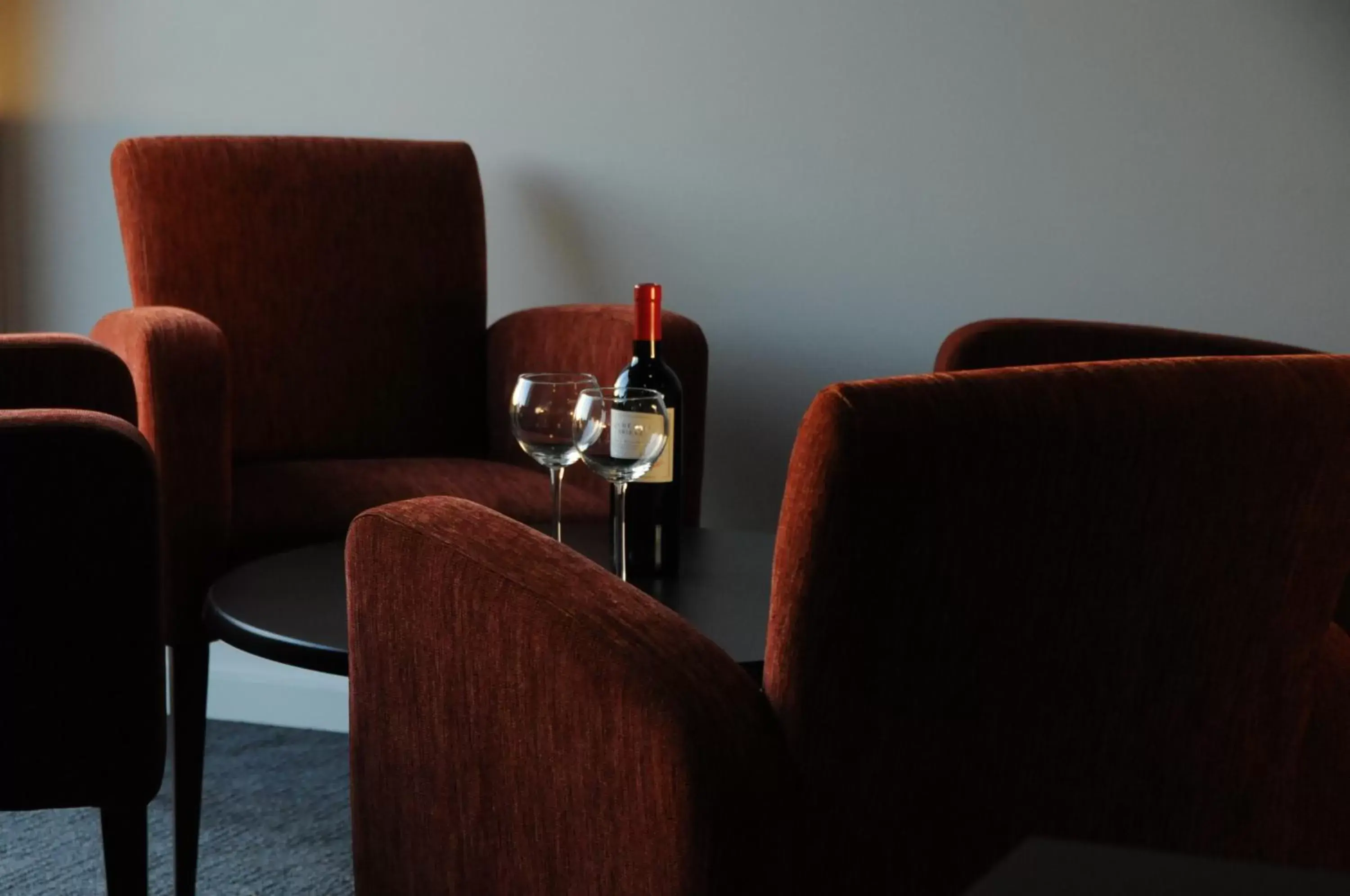 Food and drinks, Seating Area in BEST WESTERN Geelong Motor Inn & Serviced Apartments