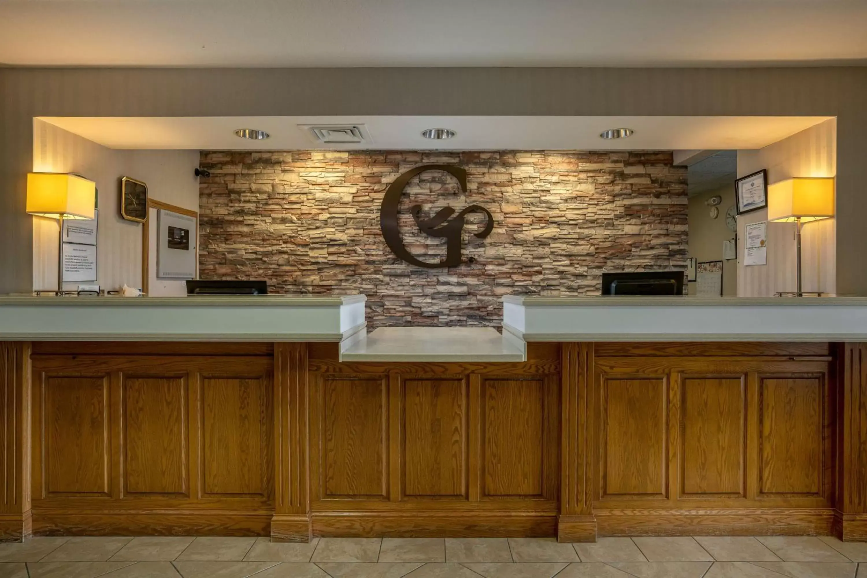 Lobby or reception, Lobby/Reception in GrandStay Hotel & Suites Pella