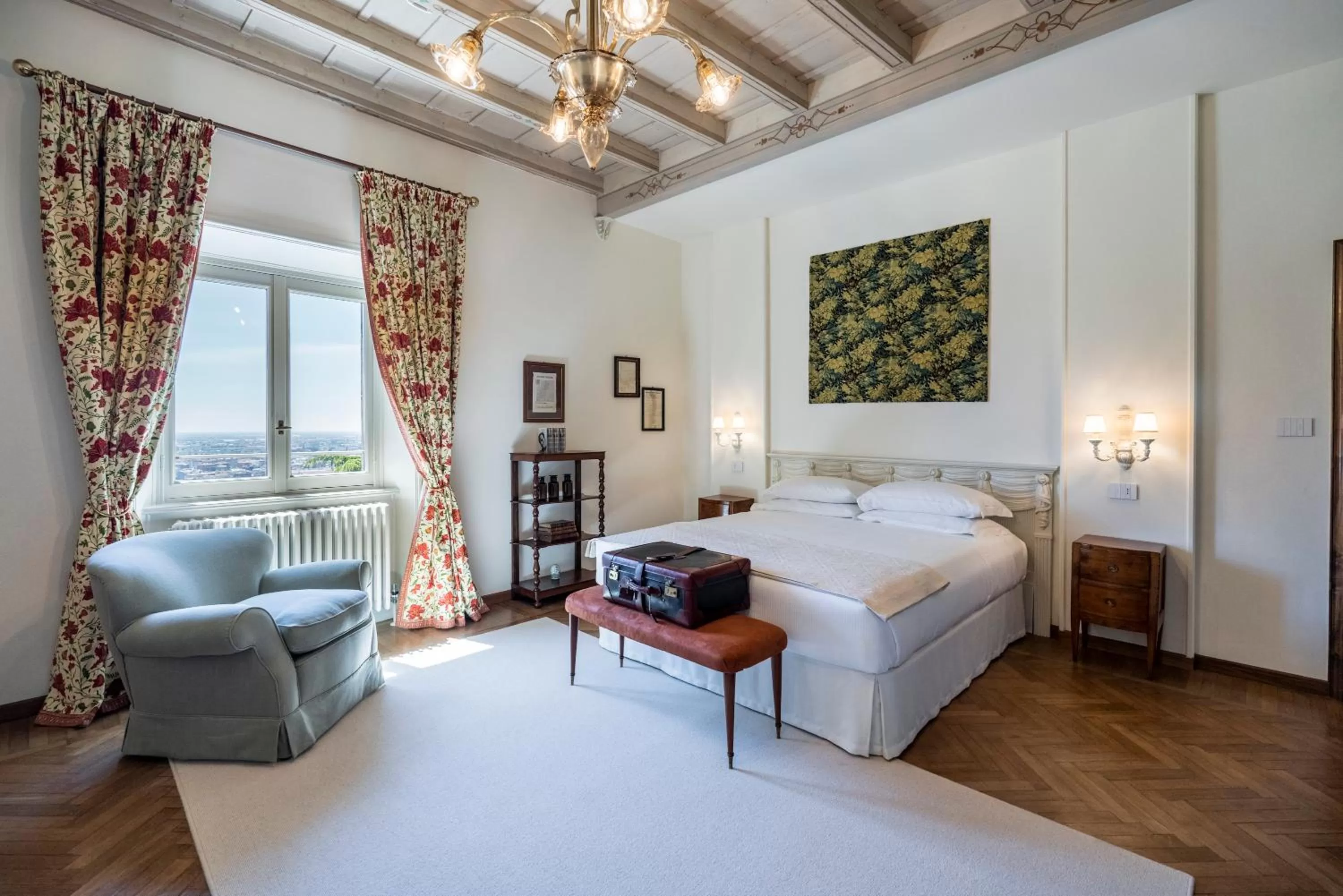 View (from property/room), Bed in FORESTERIA di PALAZZO RADICI