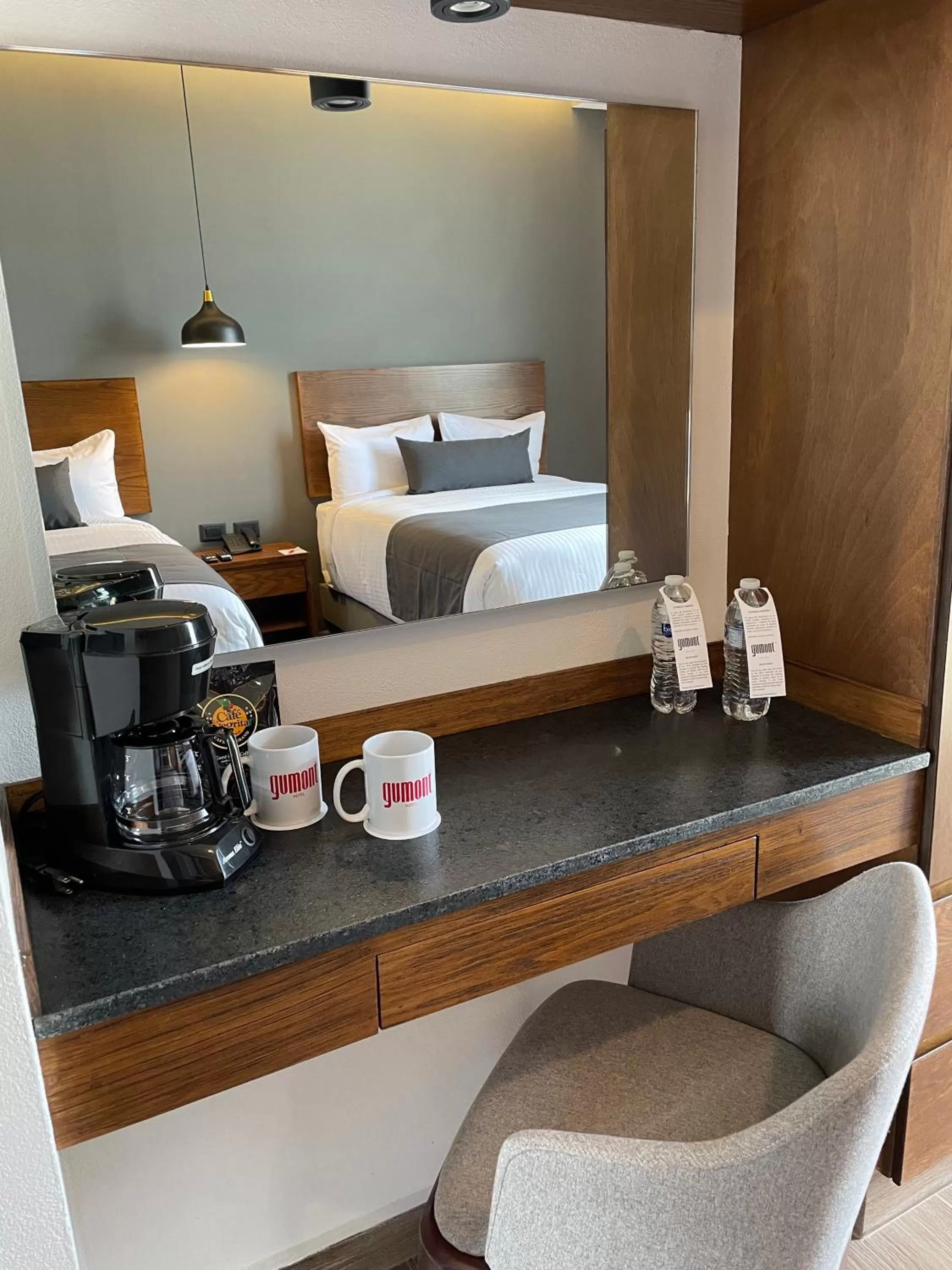 Coffee/tea facilities in Gumont Guadalajara López Mateos - Minerva