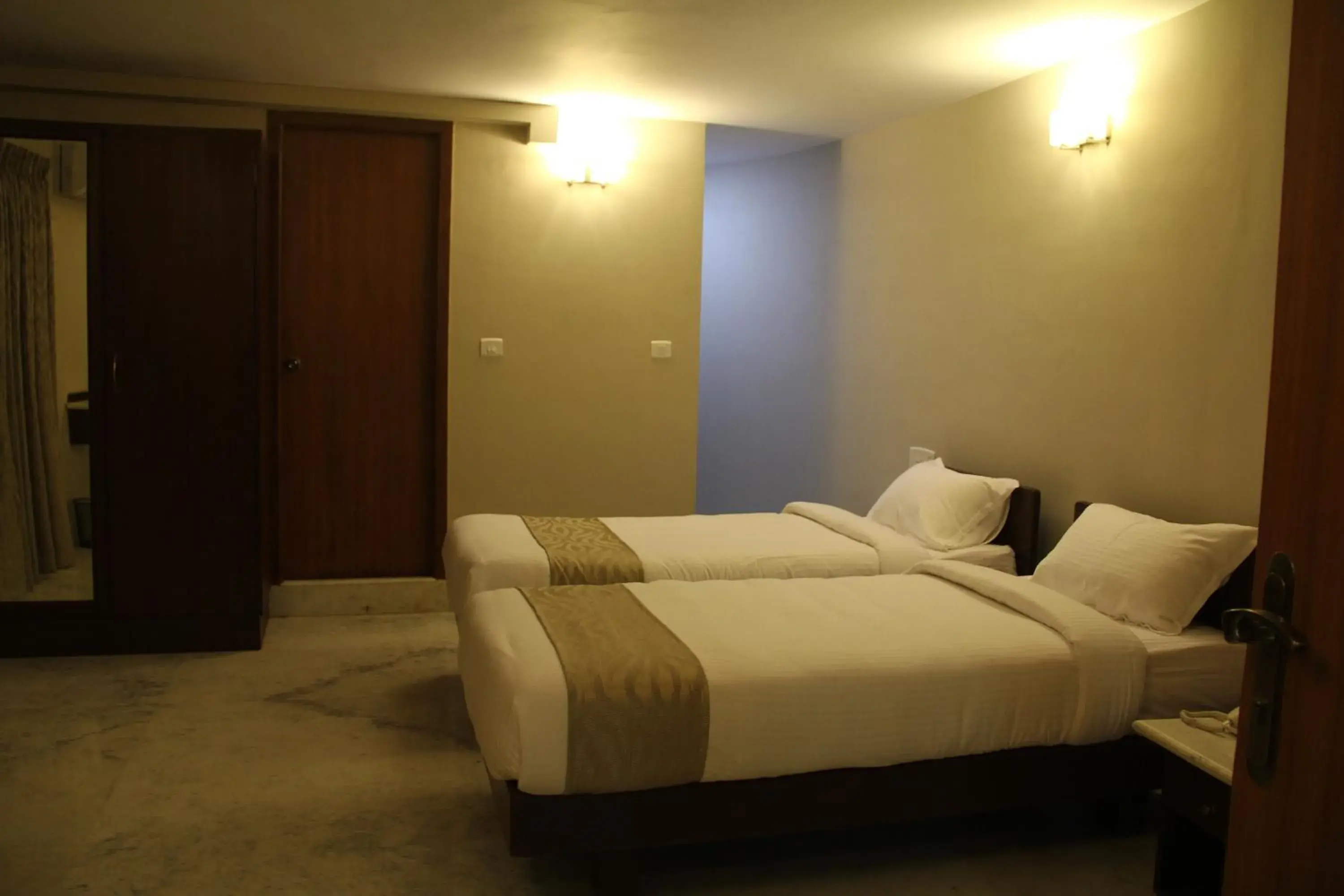 Photo of the whole room, Bed in Hanu Reddy Residences Poes Garden