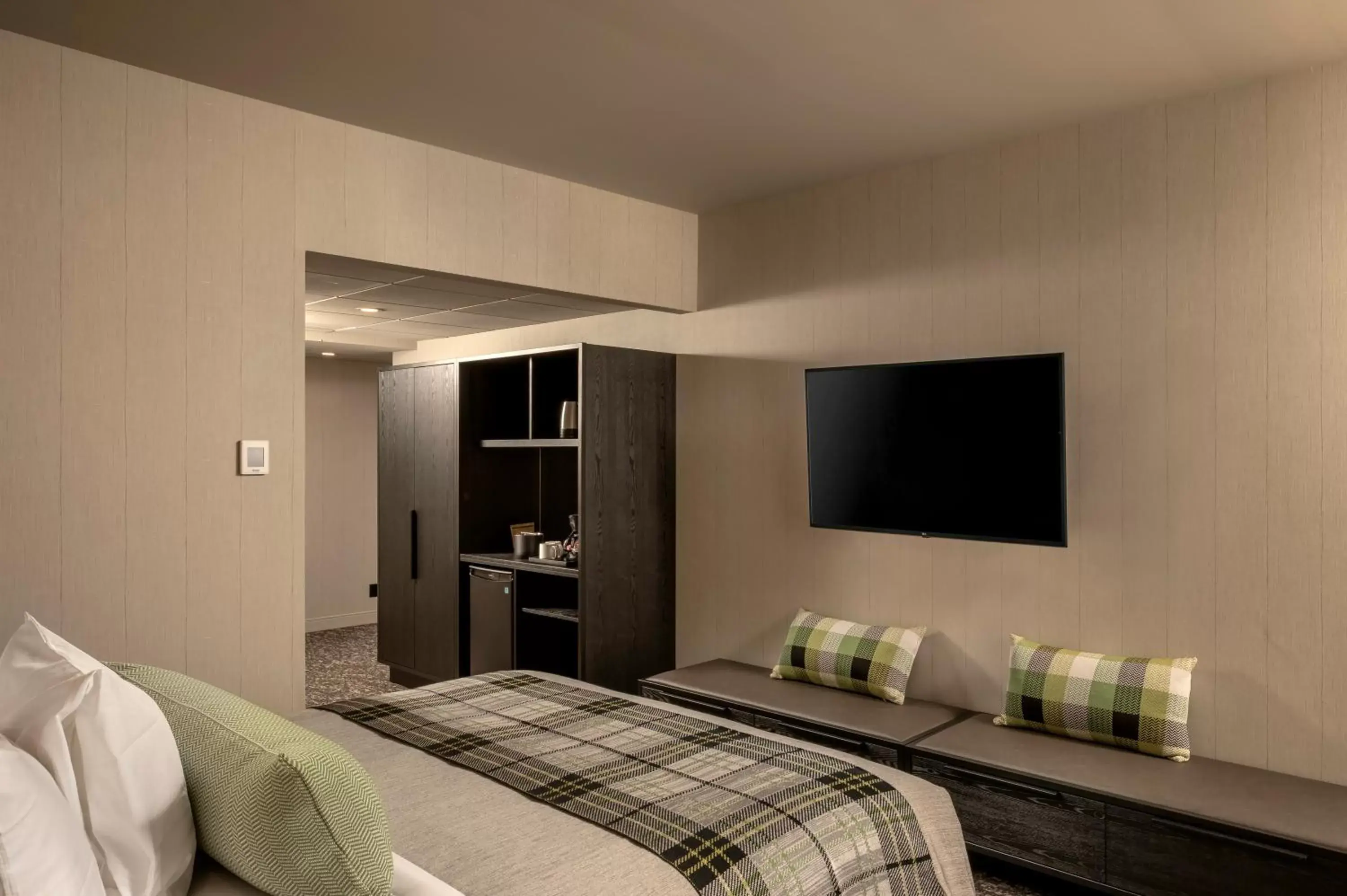 TV/Entertainment Center in Peaks Hotel and Suites