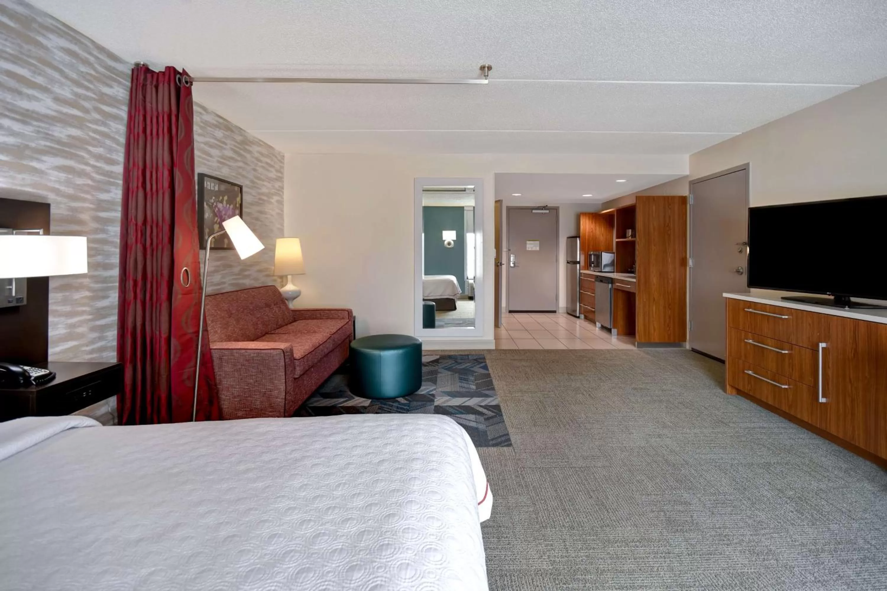 Living room, Bed in Home2 Suites by Hilton Nashville Vanderbilt, TN