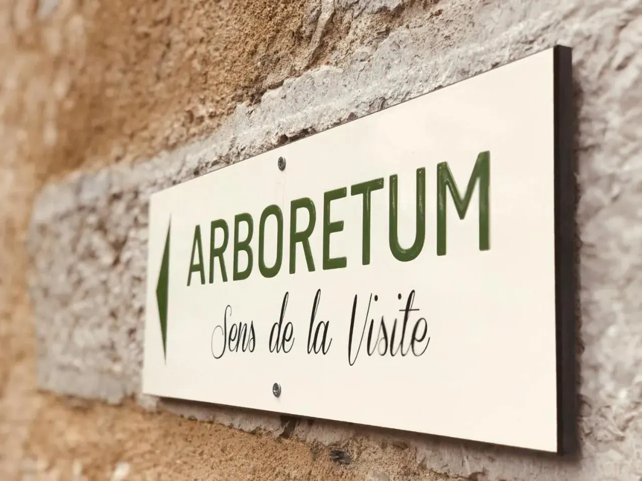 Property logo or sign in Château des Comtes de Challes