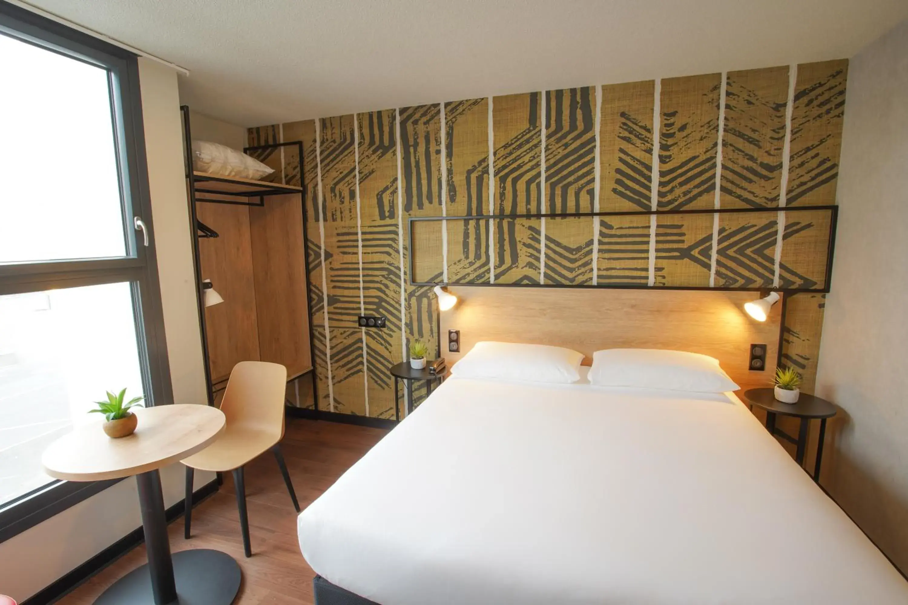 Bedroom, Bed in Ibis Tours Centre Giraudeau