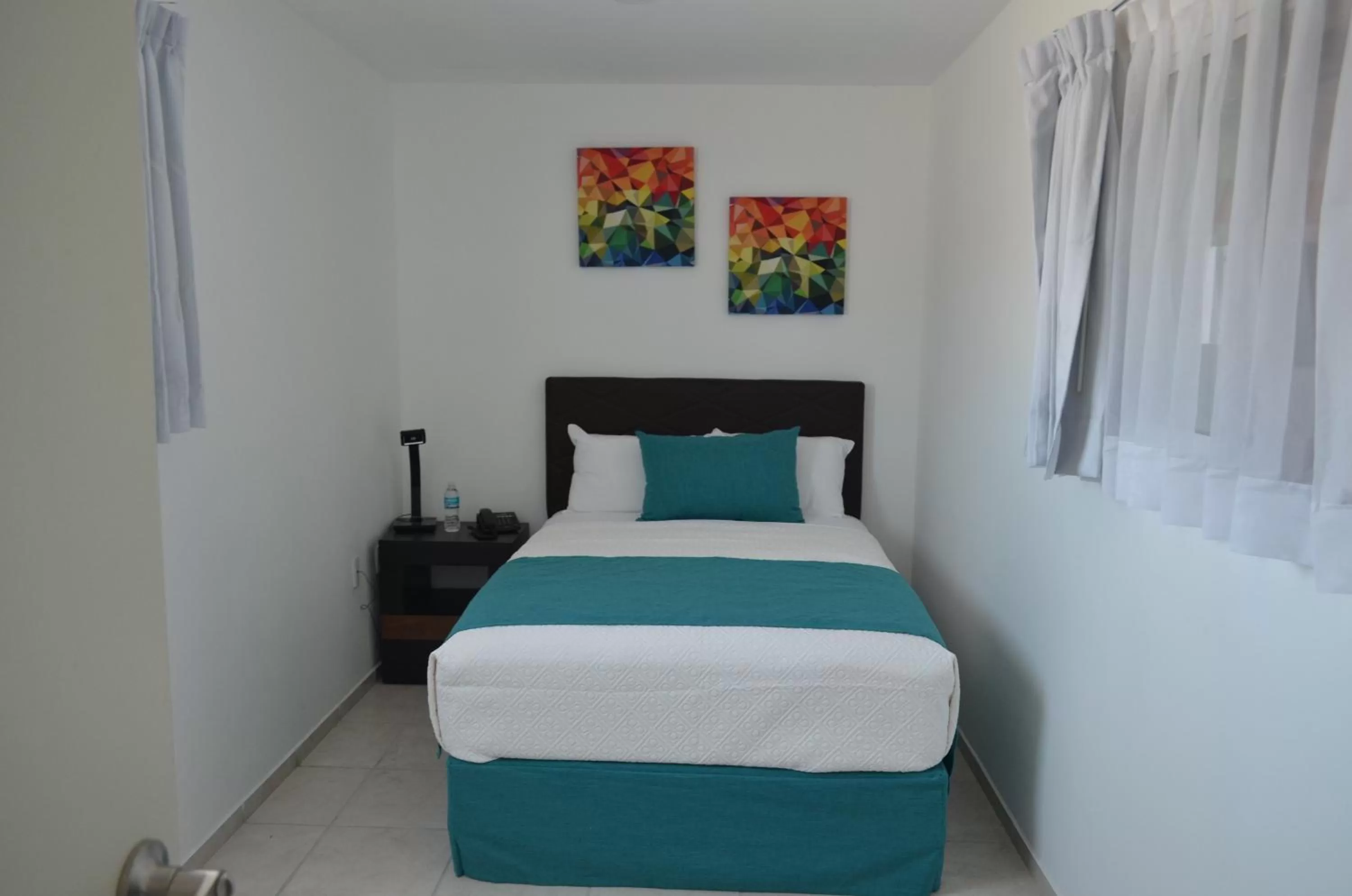 Bedroom, Bed in Container Inn Hotel Aeropuerto