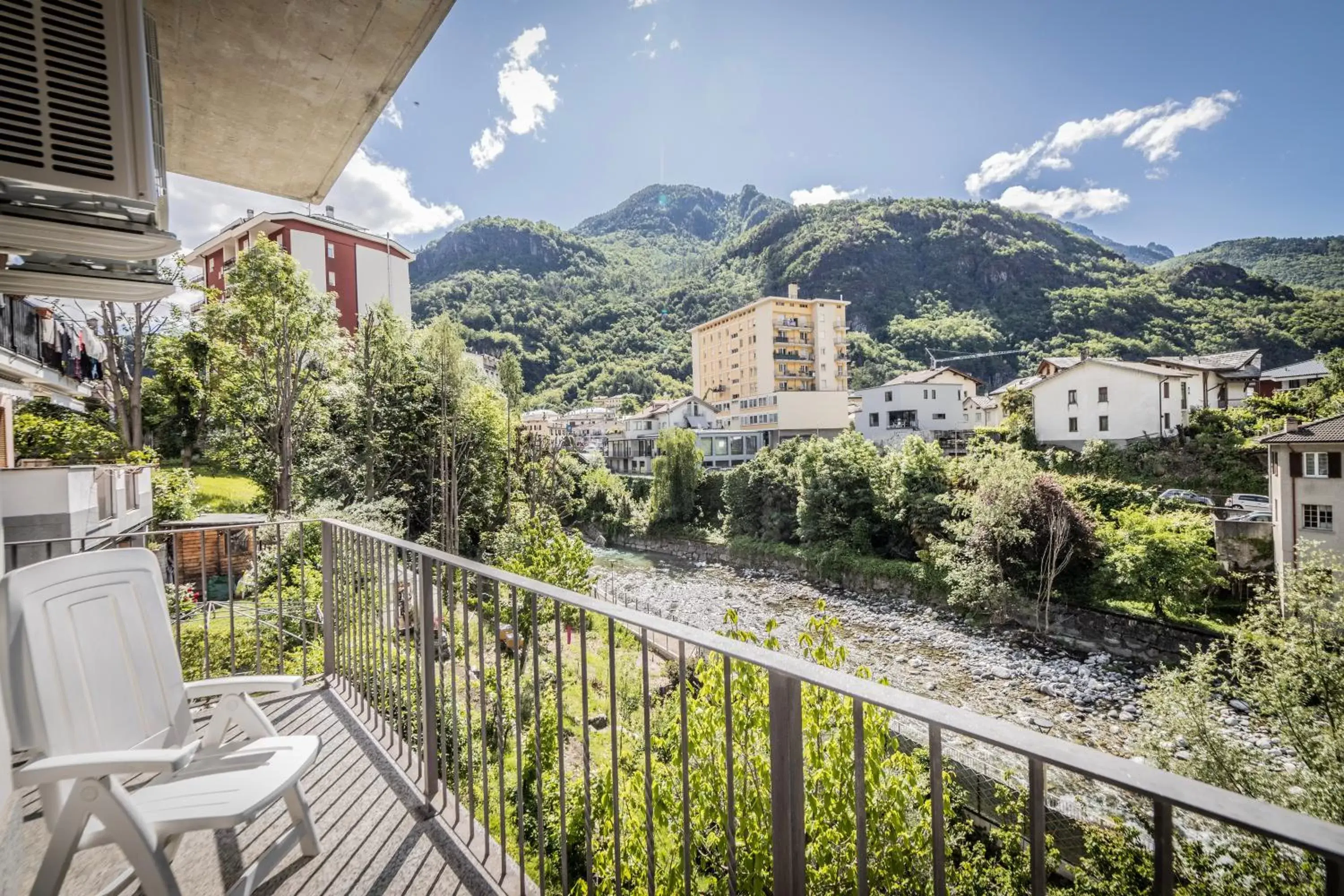 Mountain view, Balcony/Terrace in La Casa sul Fiume
