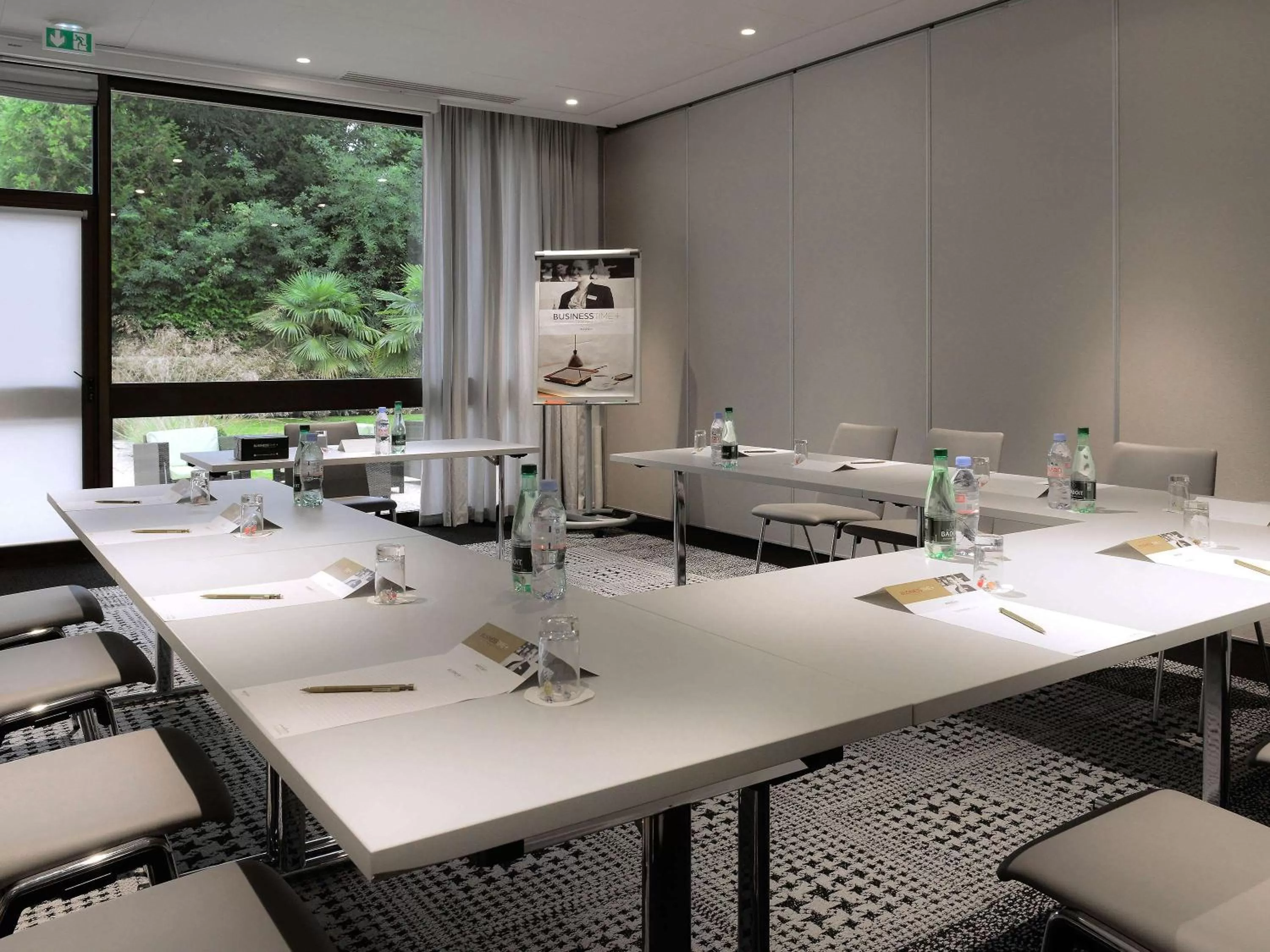 On site in IBIS Port de plaisance