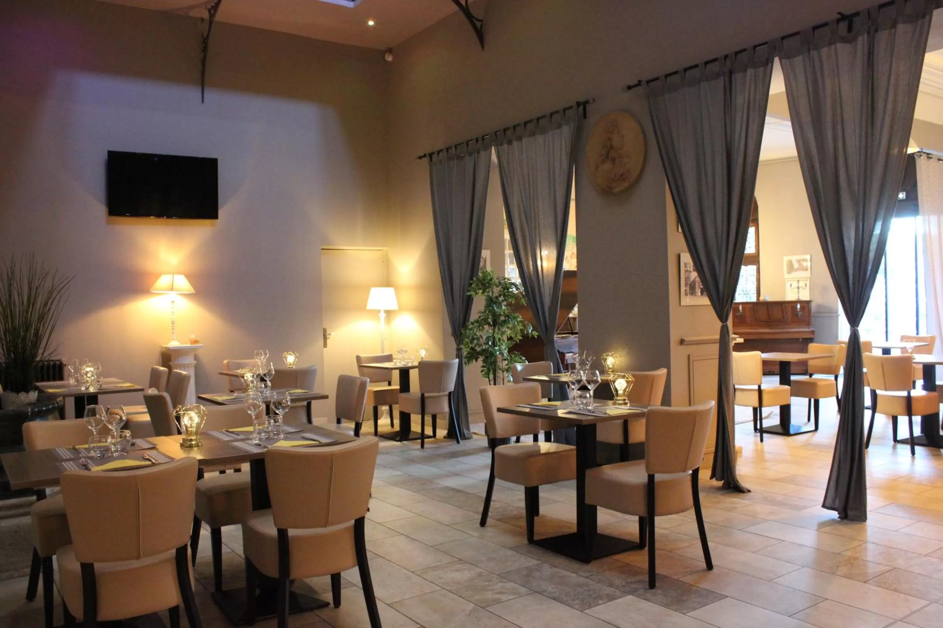 Restaurant/places to eat in Le Grand Hôtel Molière