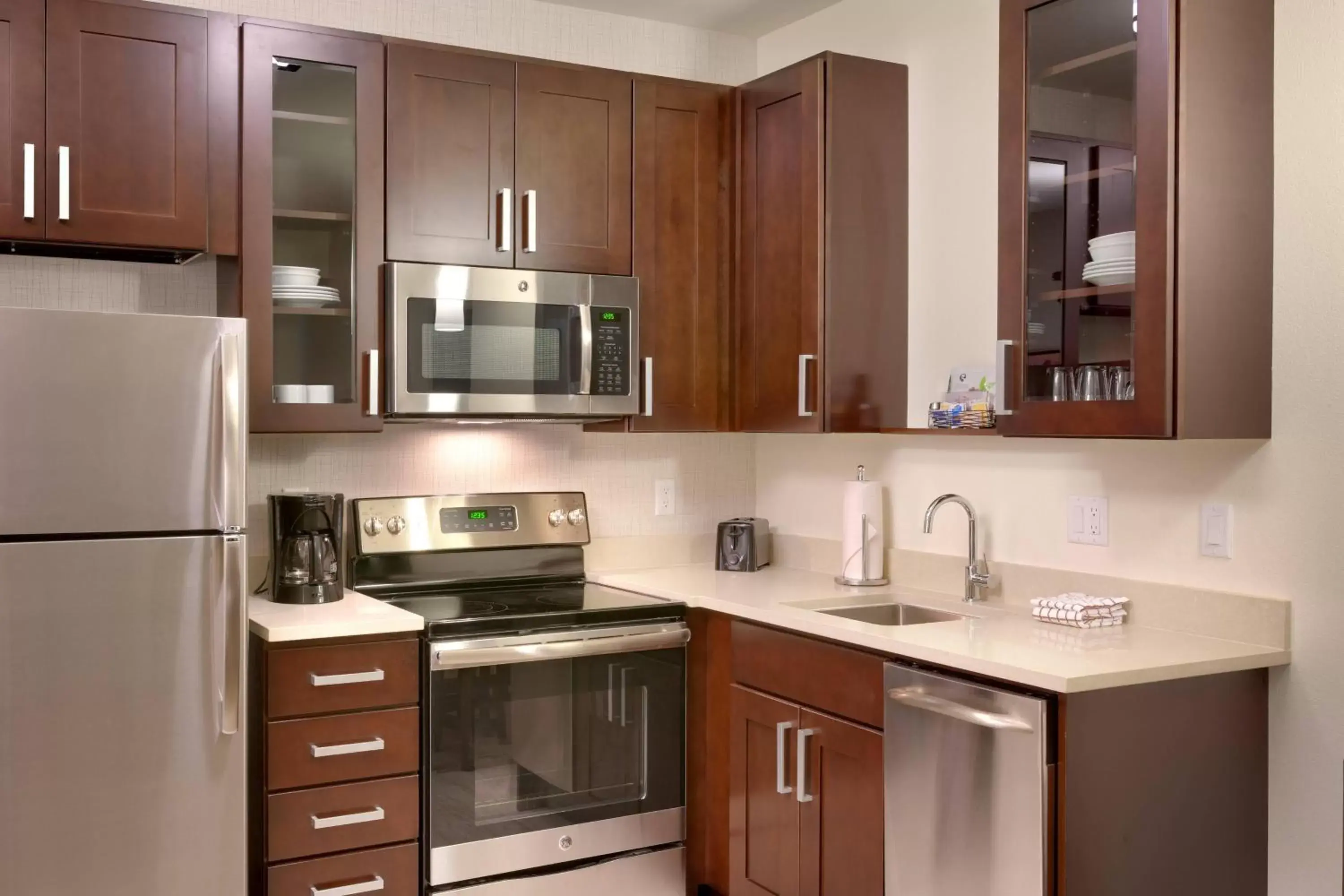 Bedroom, Kitchen/Kitchenette in Residence Inn by Marriott Flagstaff