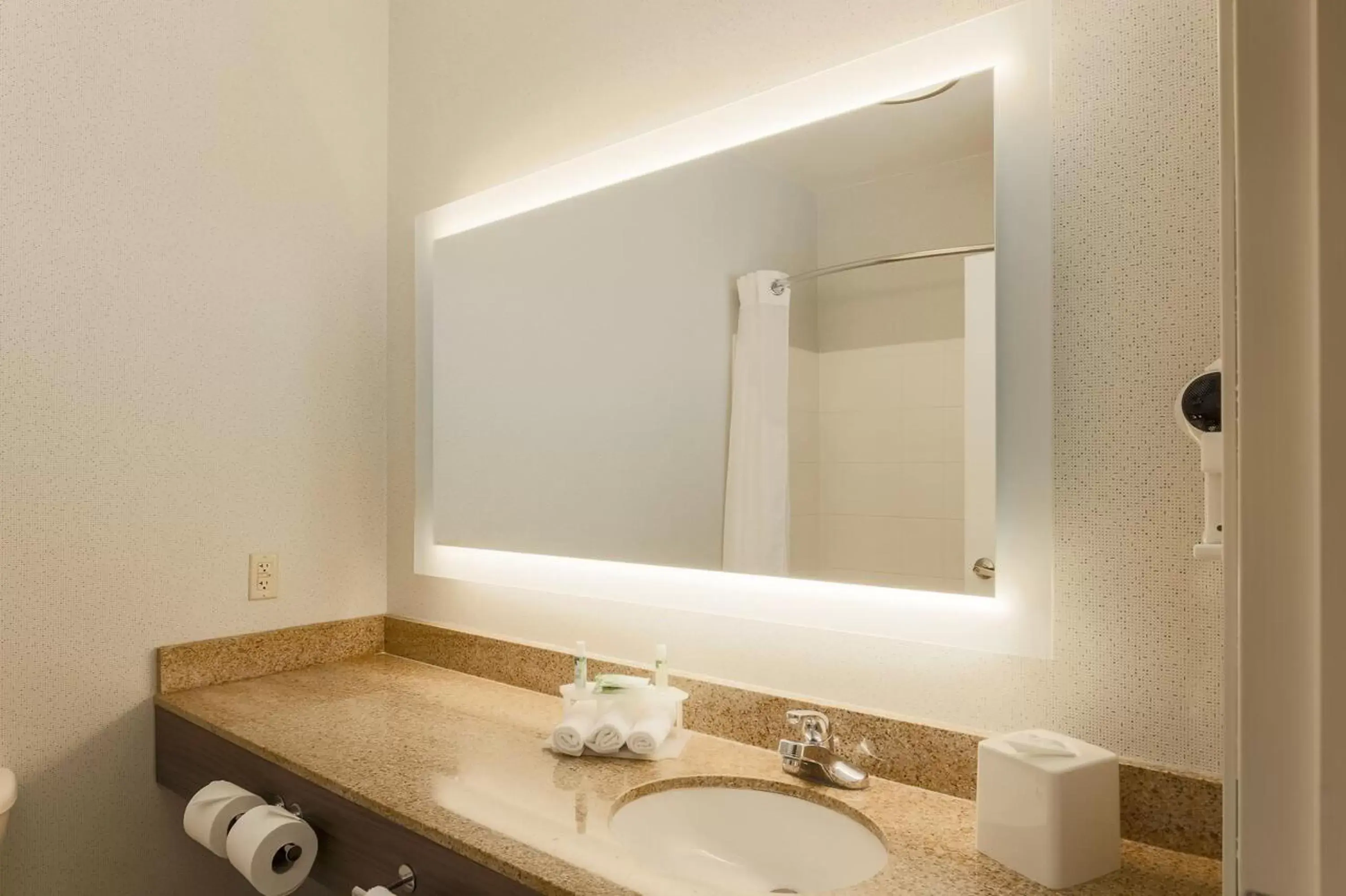 Photo of the whole room, Bathroom in Holiday Inn Express Las Vegas South, an IHG Hotel