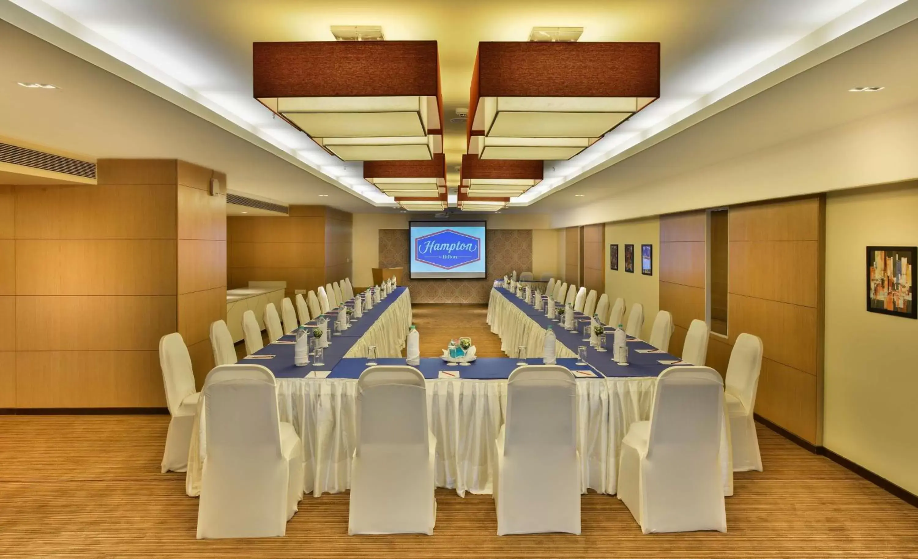 Meeting/conference room in Hampton by Hilton Vadodara-Alkapuri
