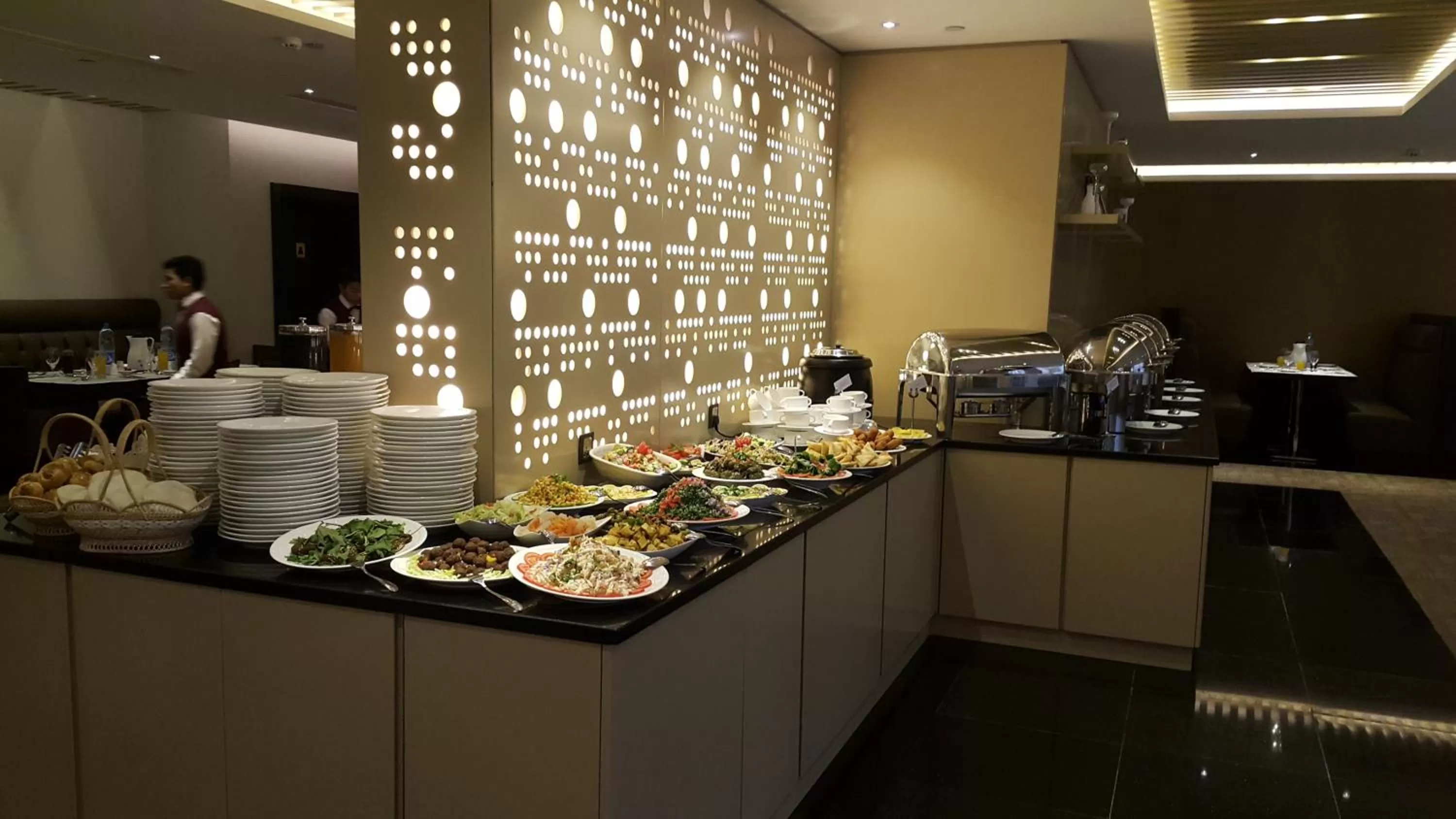 Restaurant/places to eat in Western Lamar Hotel