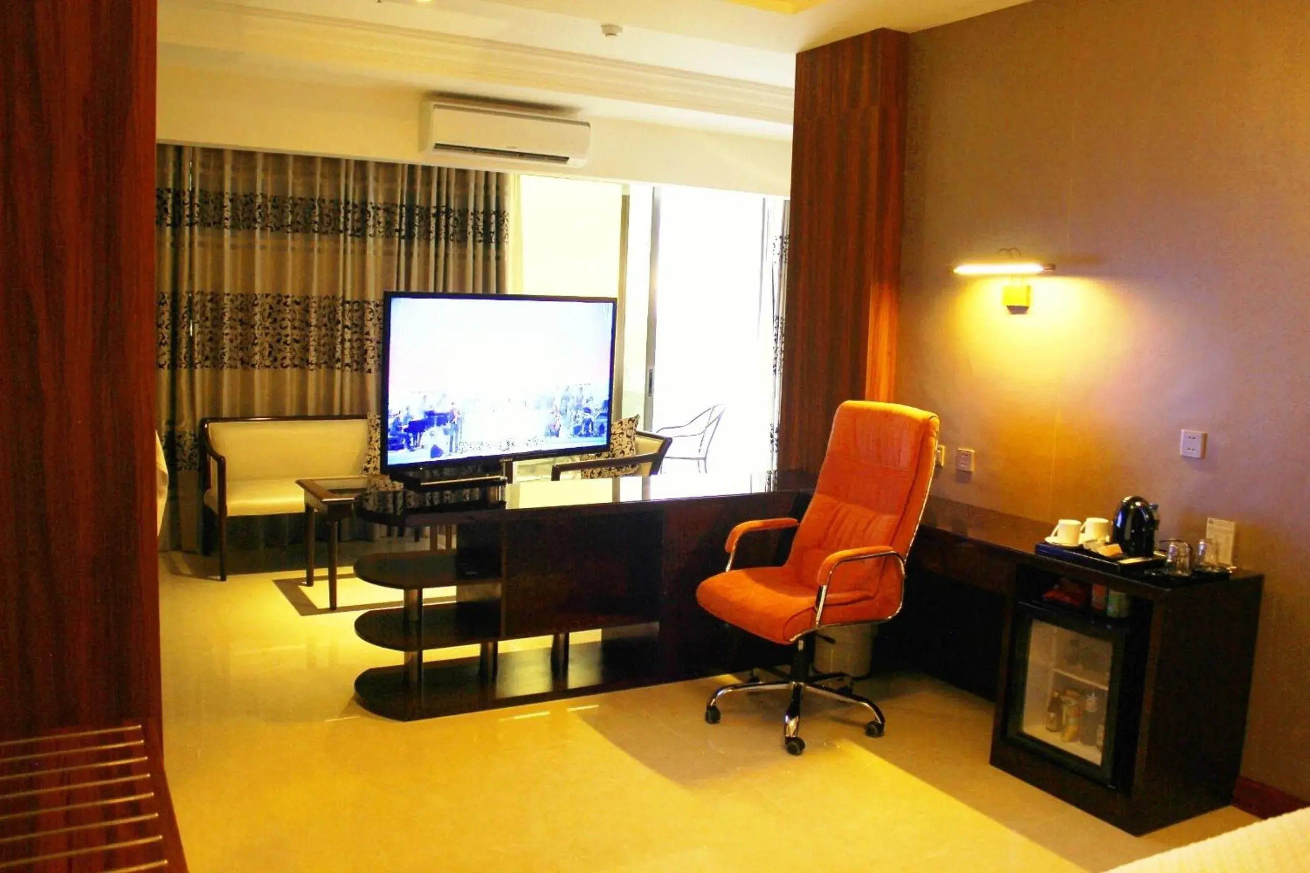 Seating area, TV/Entertainment Center in Central Park Tower Resort