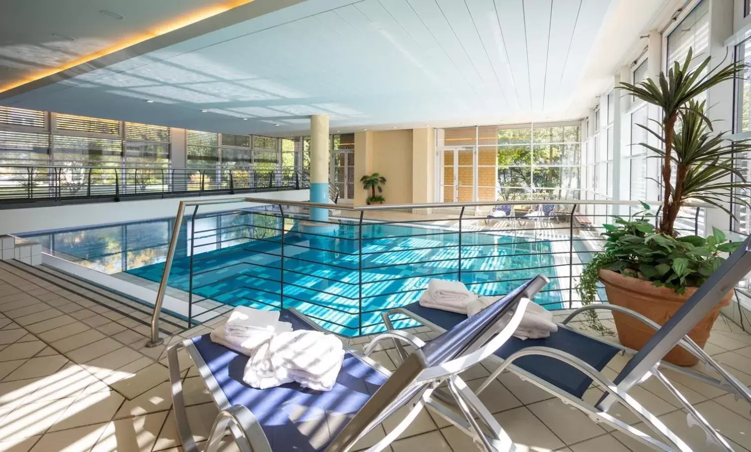 Swimming Pool in Seminaris SeeHotel Potsdam