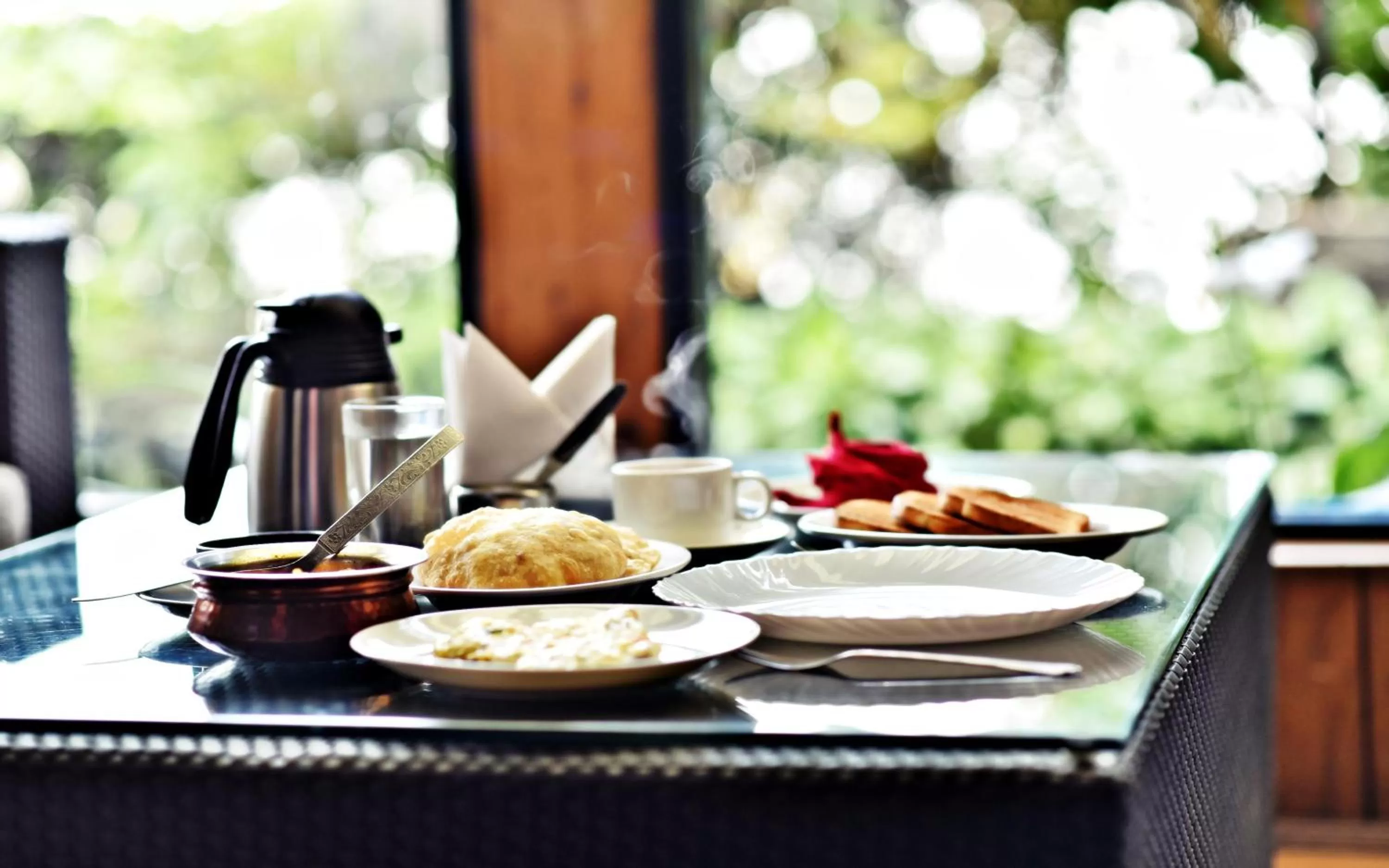 Food and drinks in Sood's Himalayan Vista