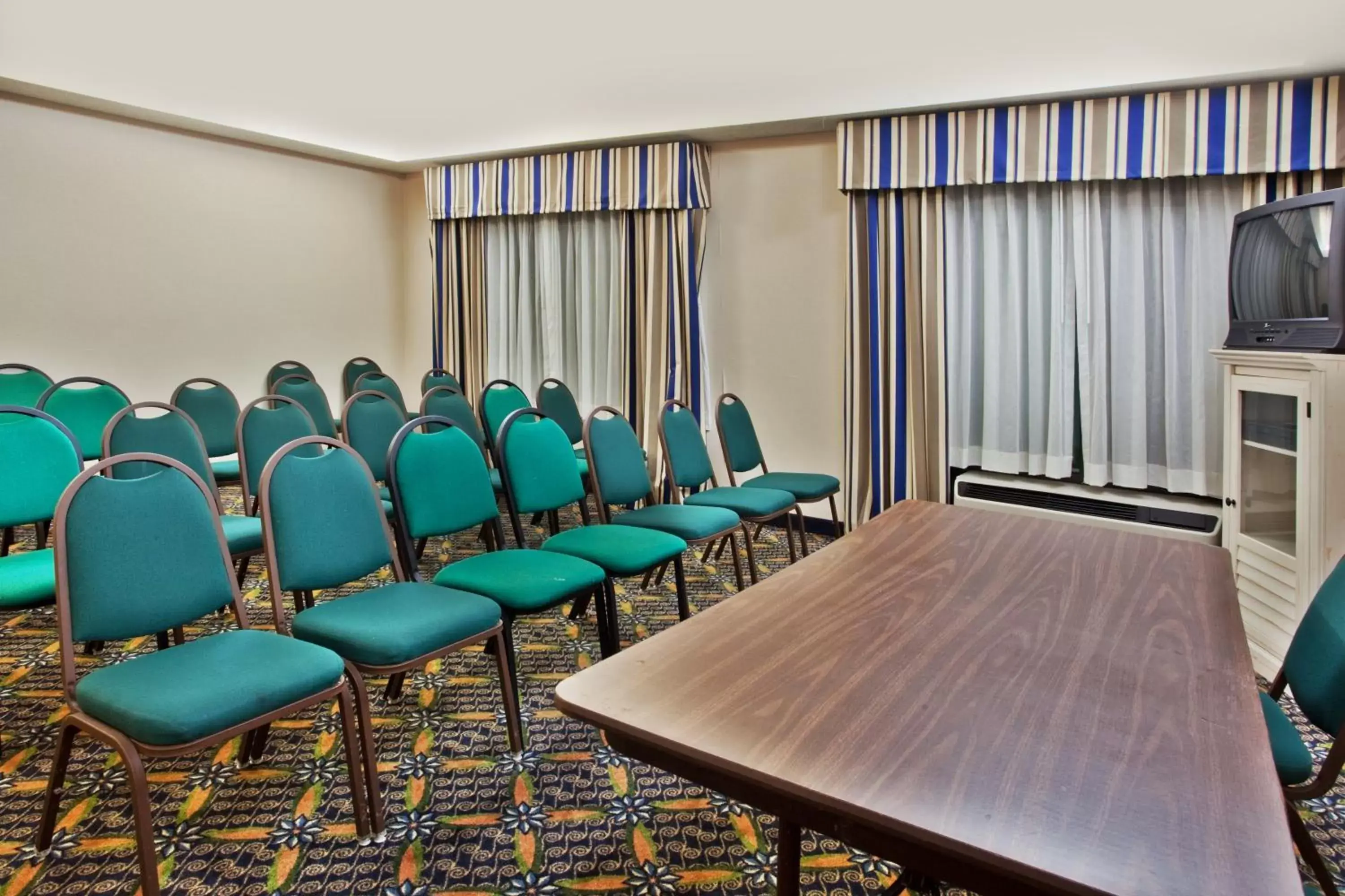 Meeting/conference room in Holiday Inn Express Hotel & Suites Lawrenceville, an IHG Hotel