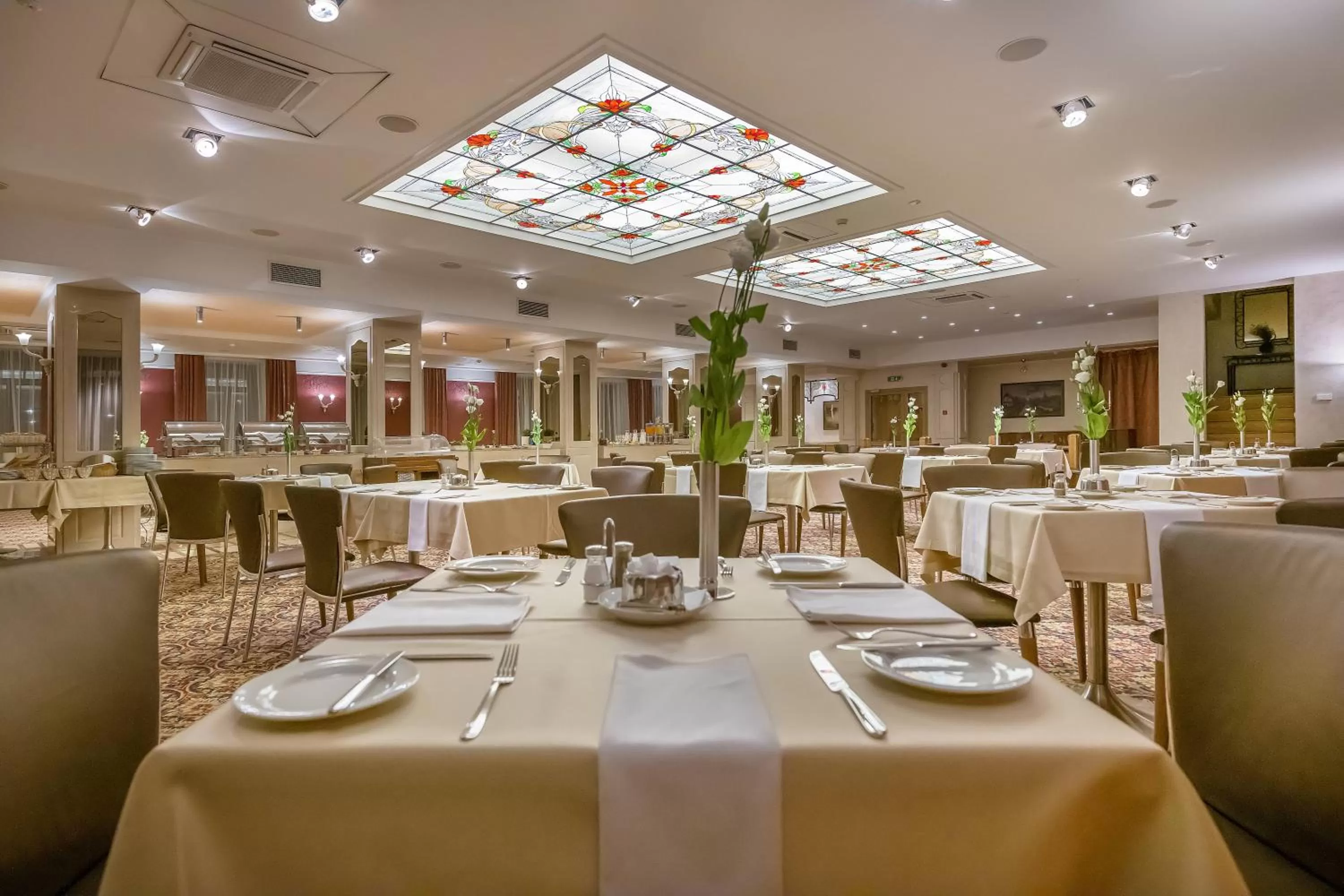Restaurant/places to eat in Artis Centrum Hotels