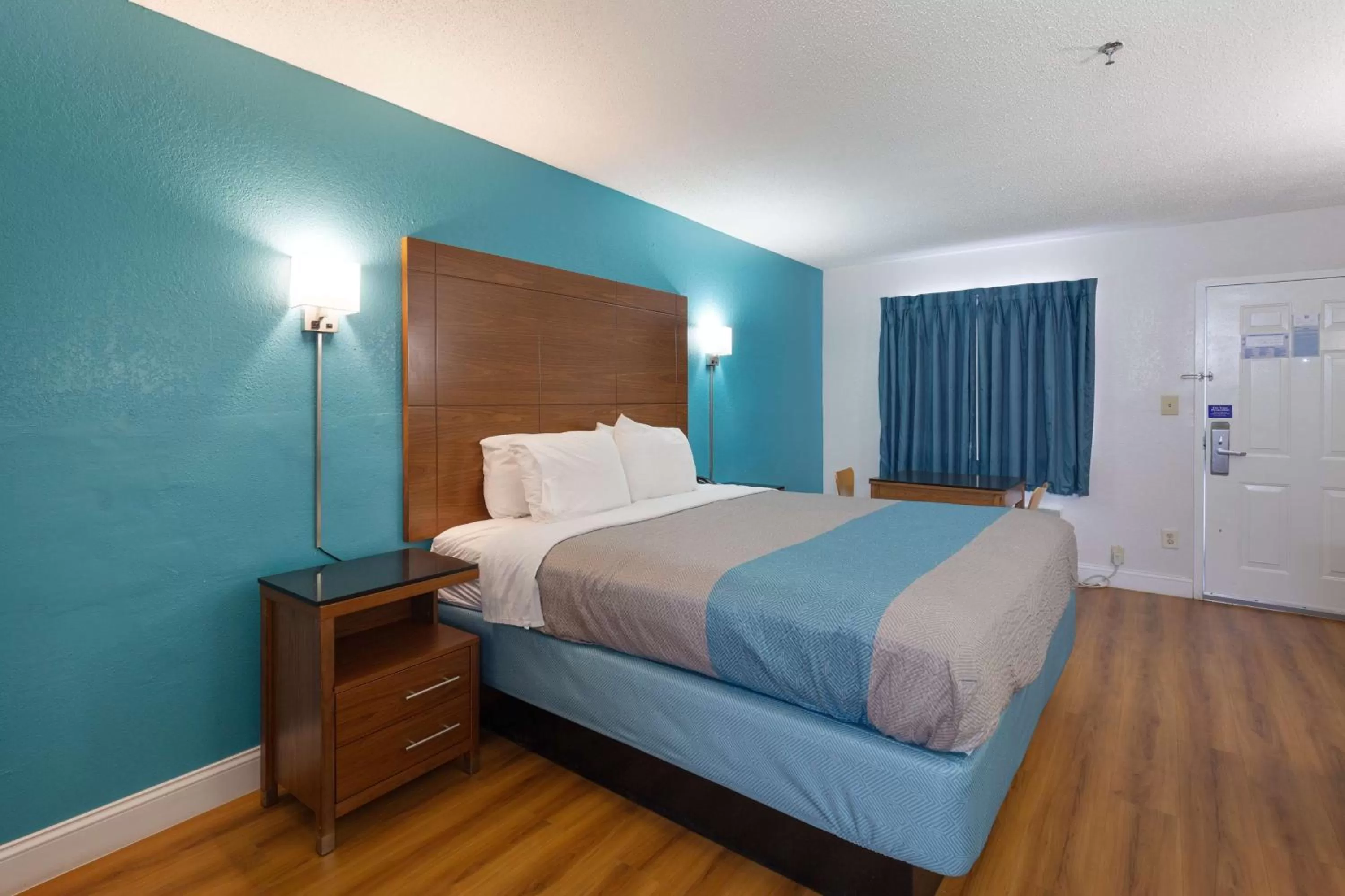 Photo of the whole room, Bed in Motel 6-Albany, GA