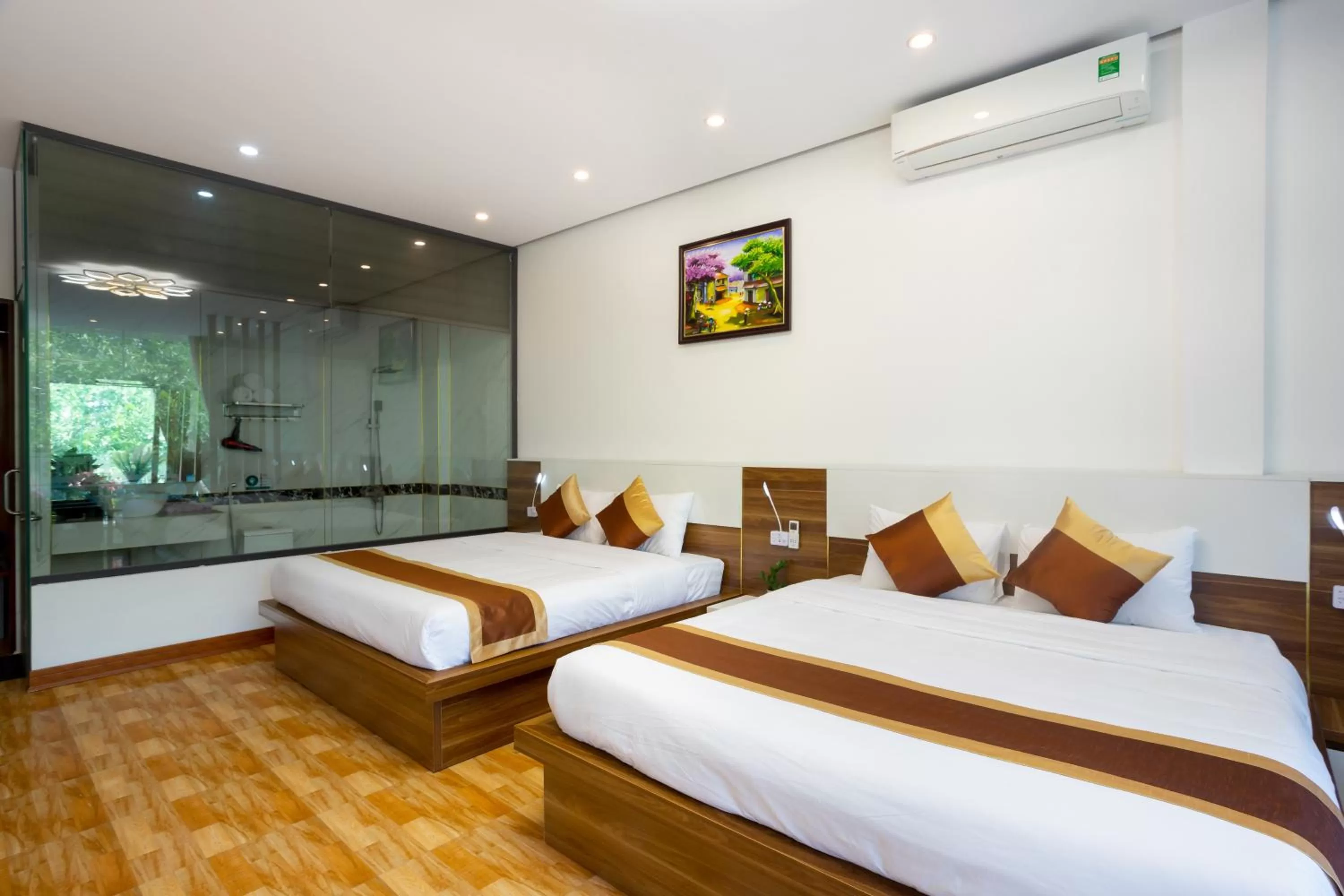 Photo of the whole room, Bed in TAM COC SUNSHINE HOTEL
