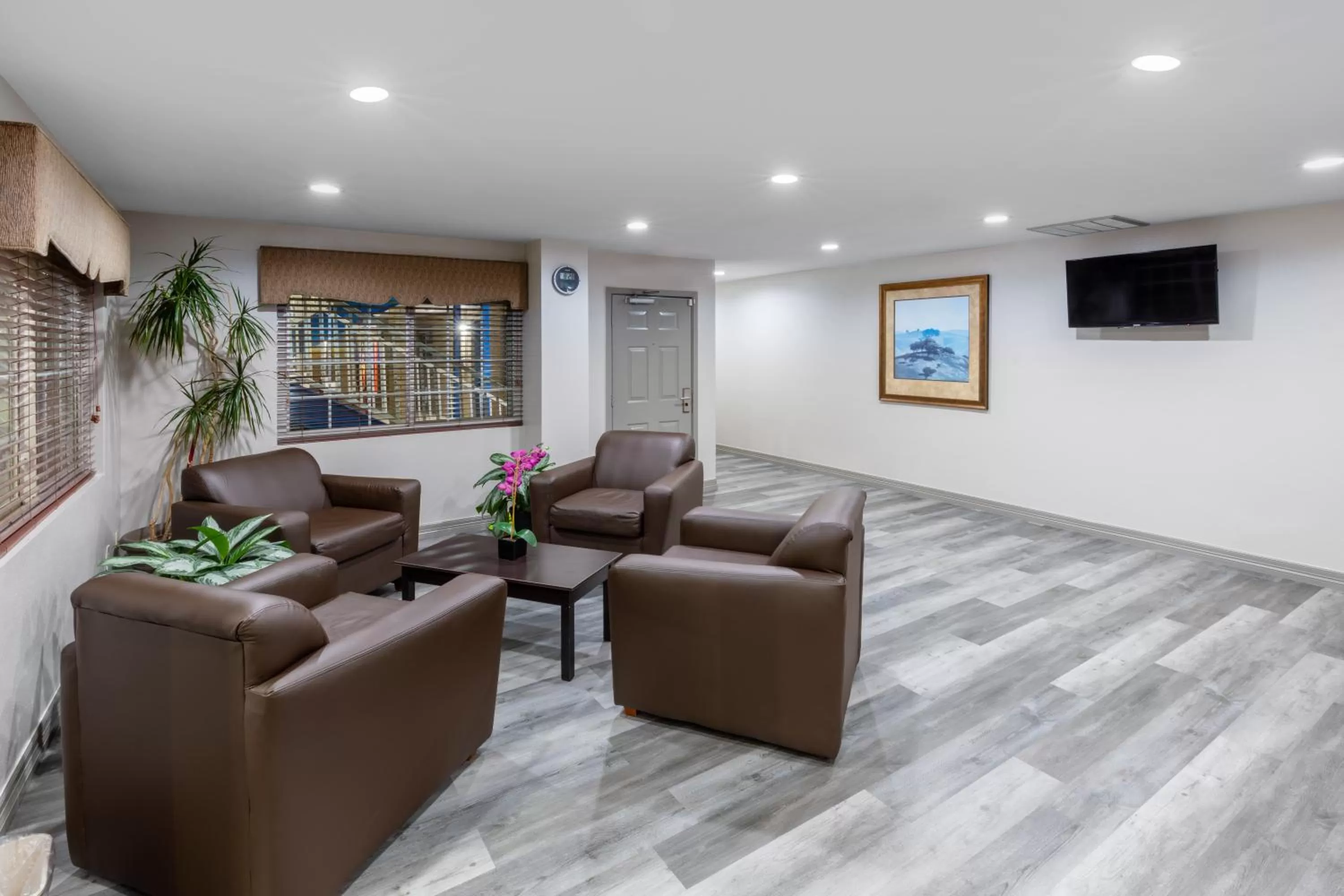 Lobby or reception in Days Inn by Wyndham Baytown TX