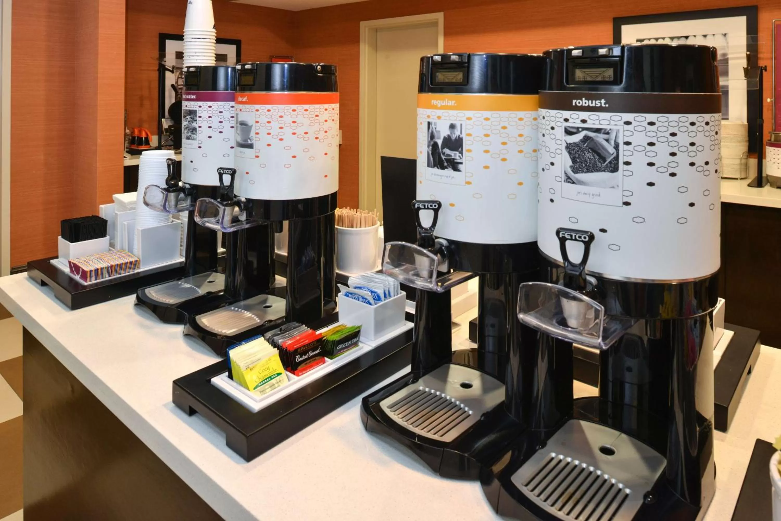 Dining area in Hampton Inn & Suites - Ocala