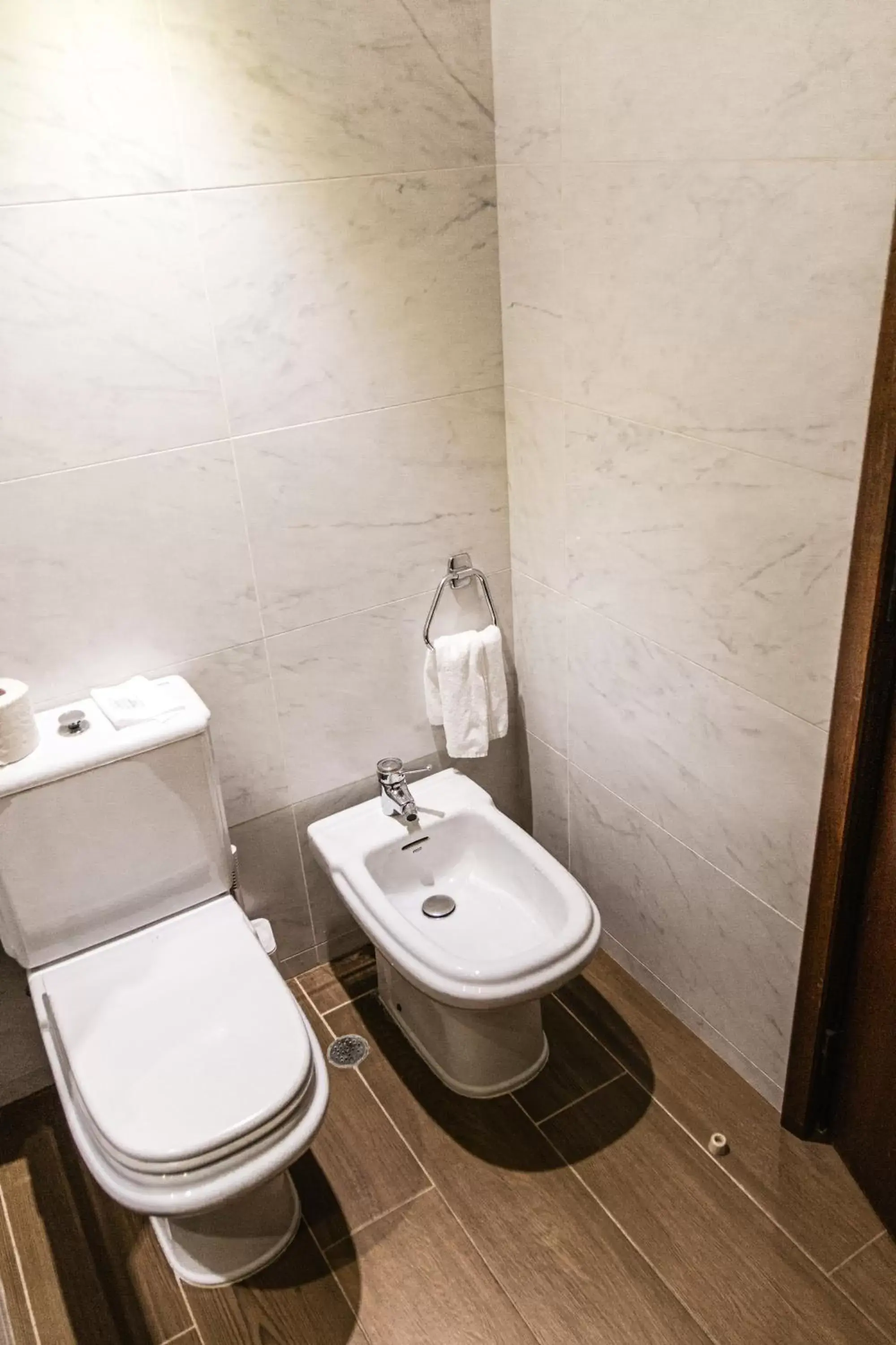 Toilet, Bathroom in Evora Hotel