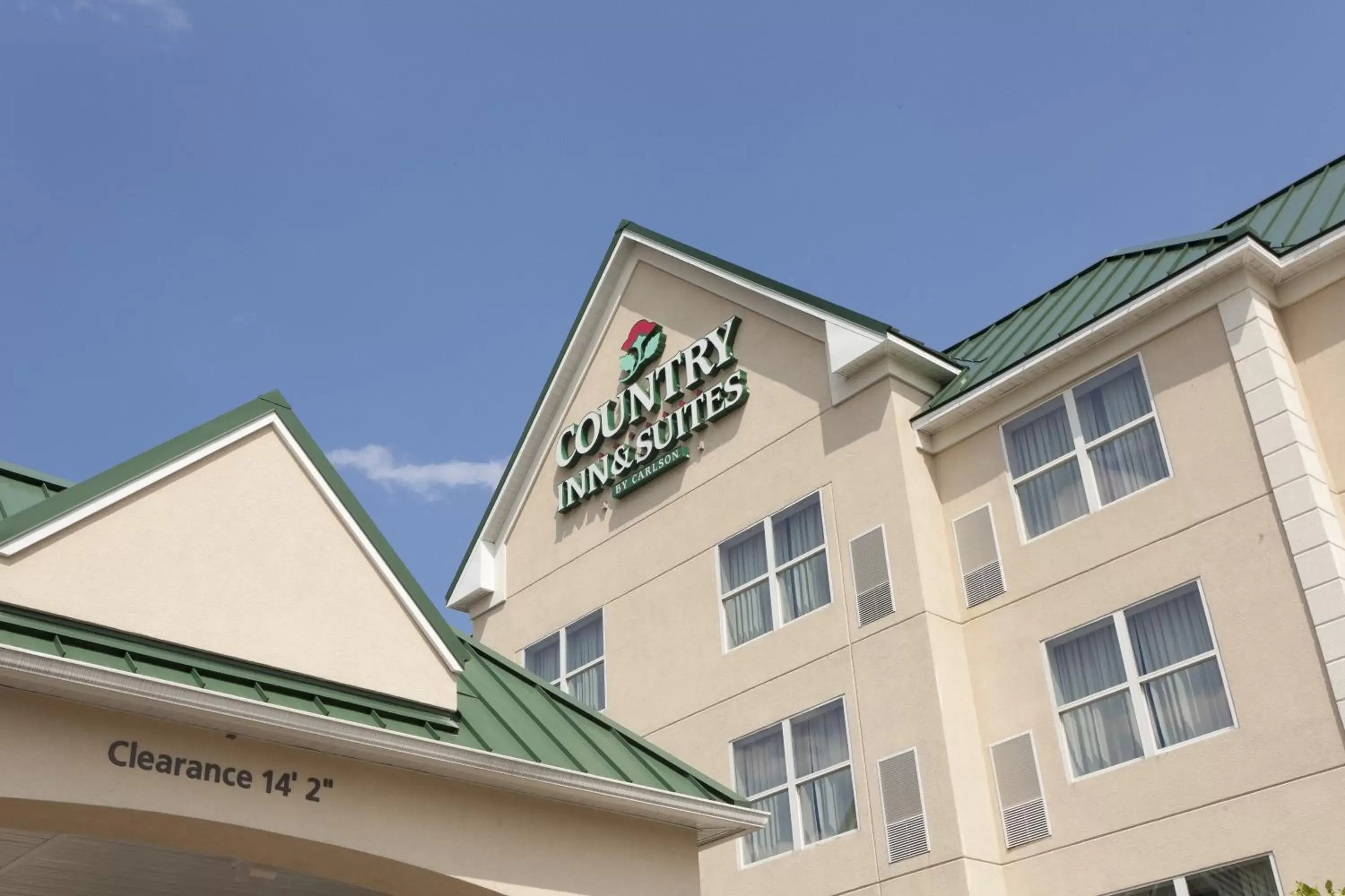 Facade/entrance, Property Building in Country Inn & Suites by Radisson, Potomac Mills Woodbridge, VA